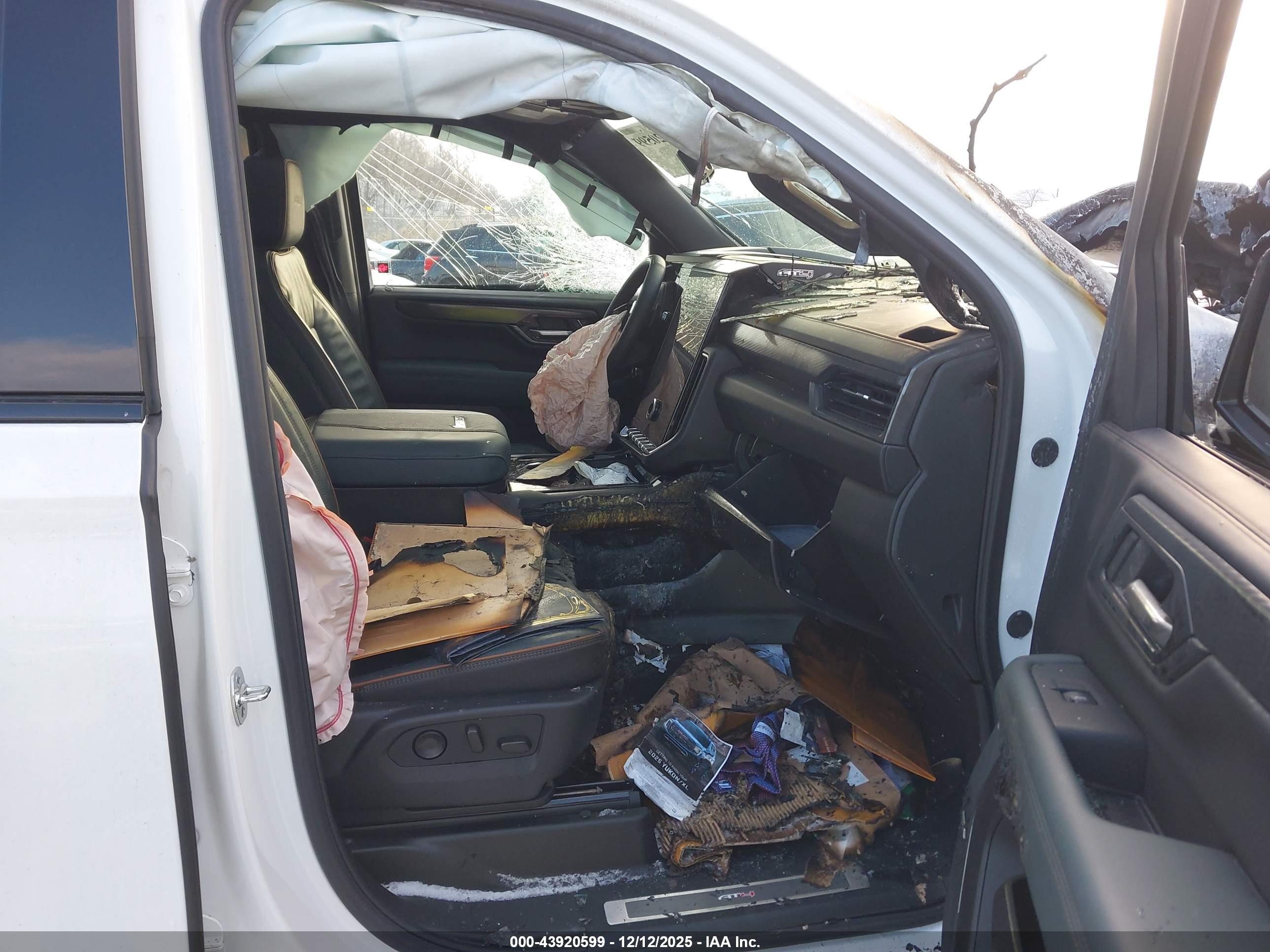 GMC YUKON image 5
