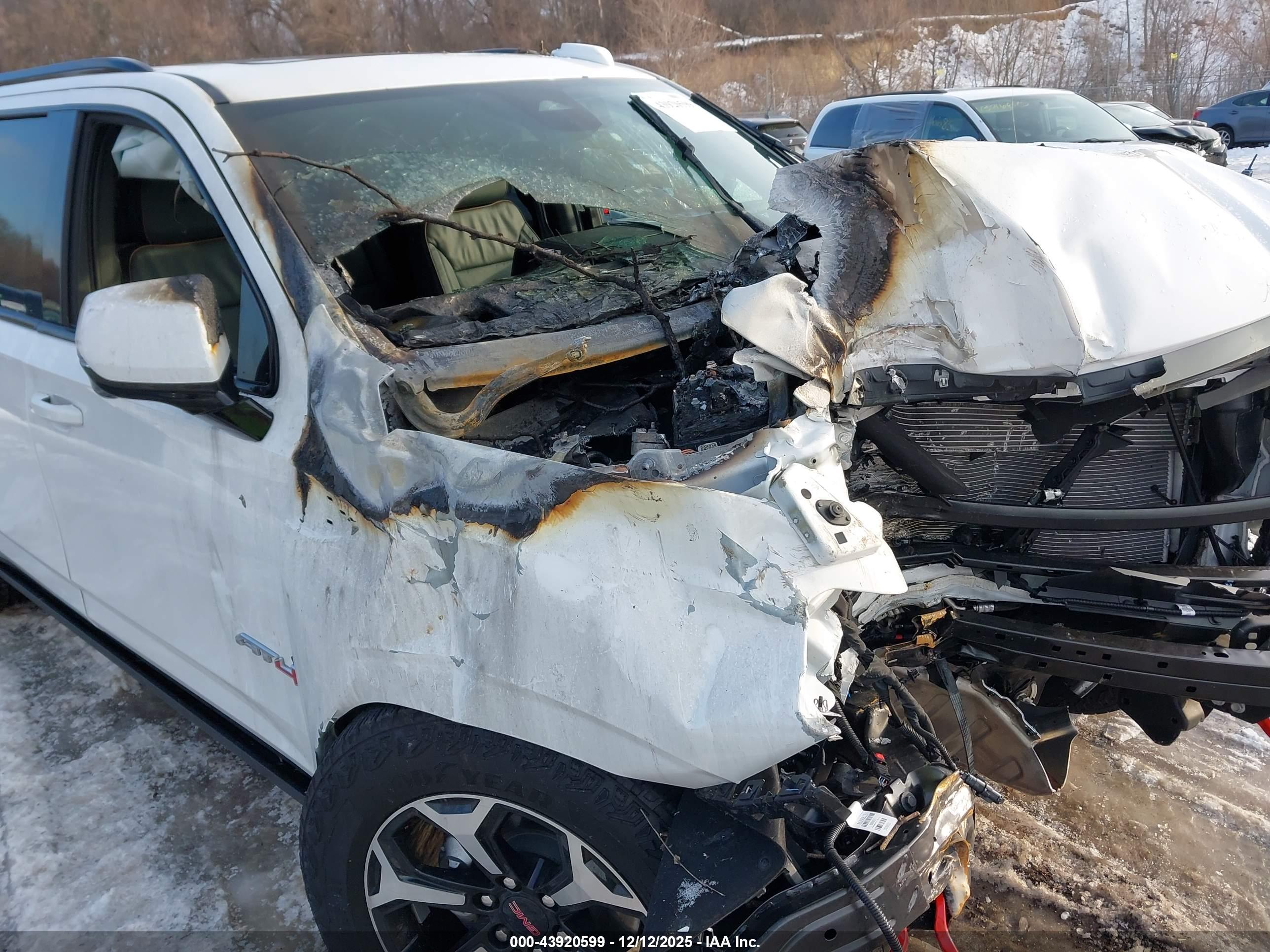 GMC YUKON image 6