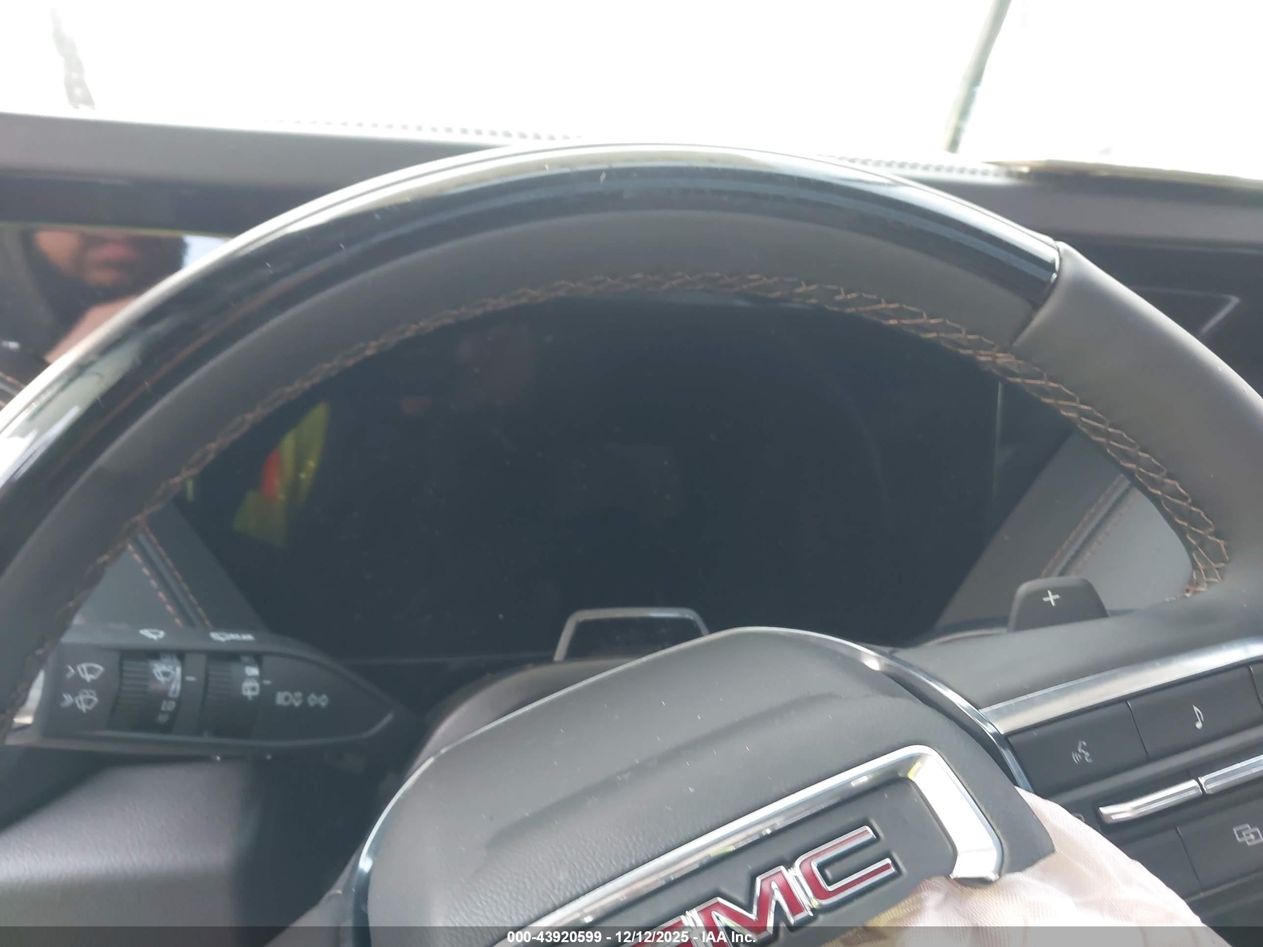GMC YUKON image 7