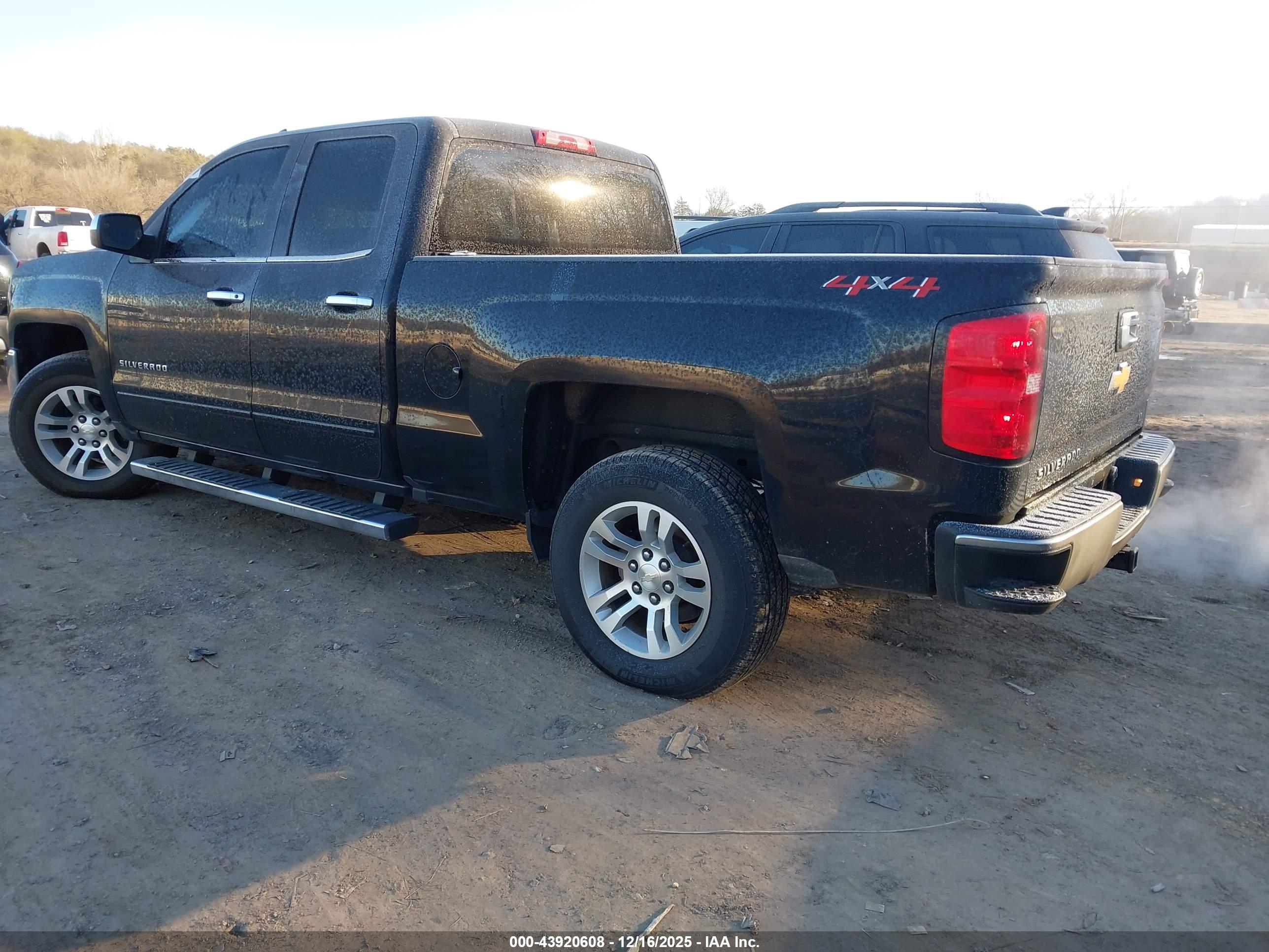 CHEVROLET SILVERADO image 3