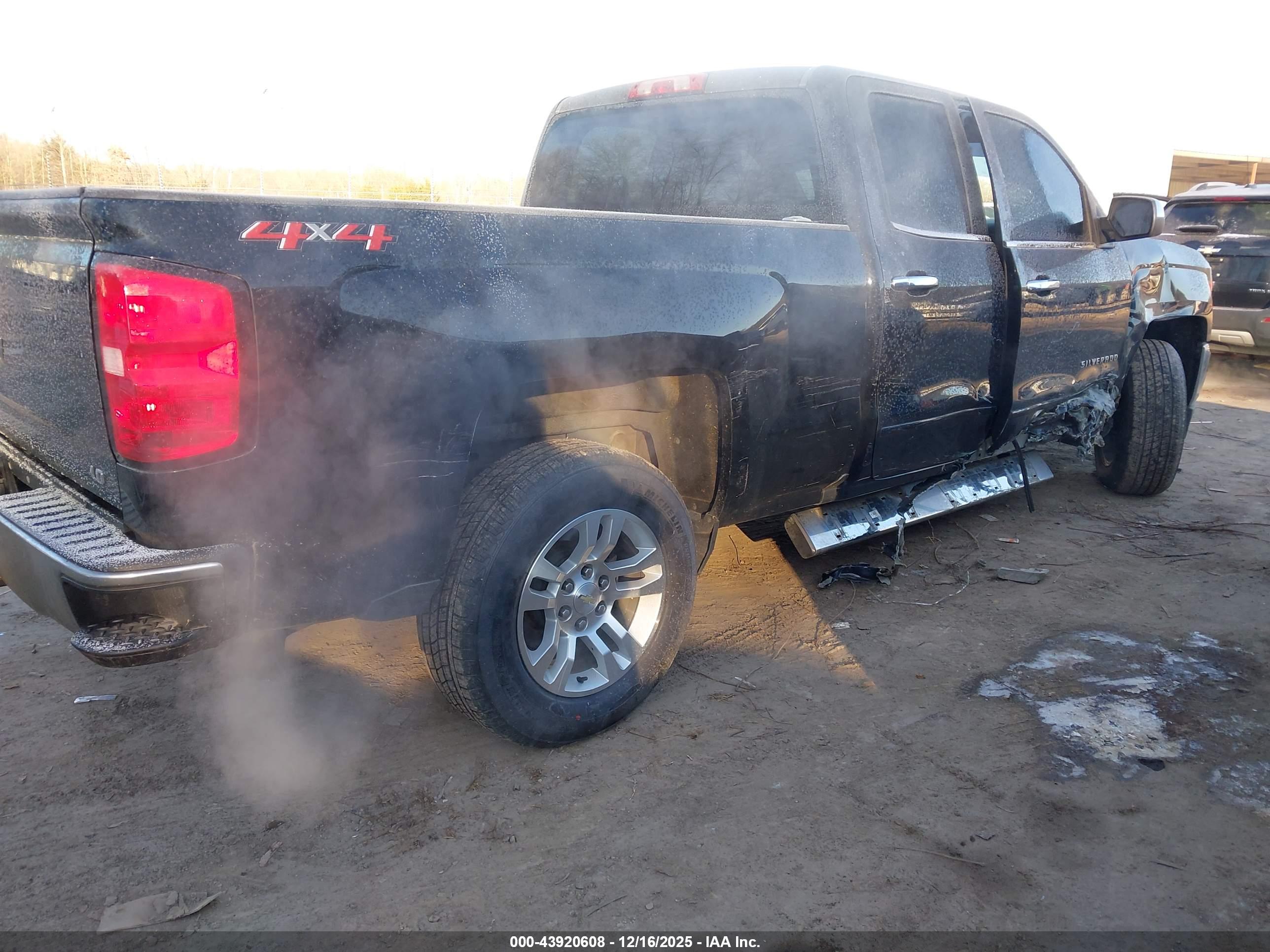 CHEVROLET SILVERADO image 4