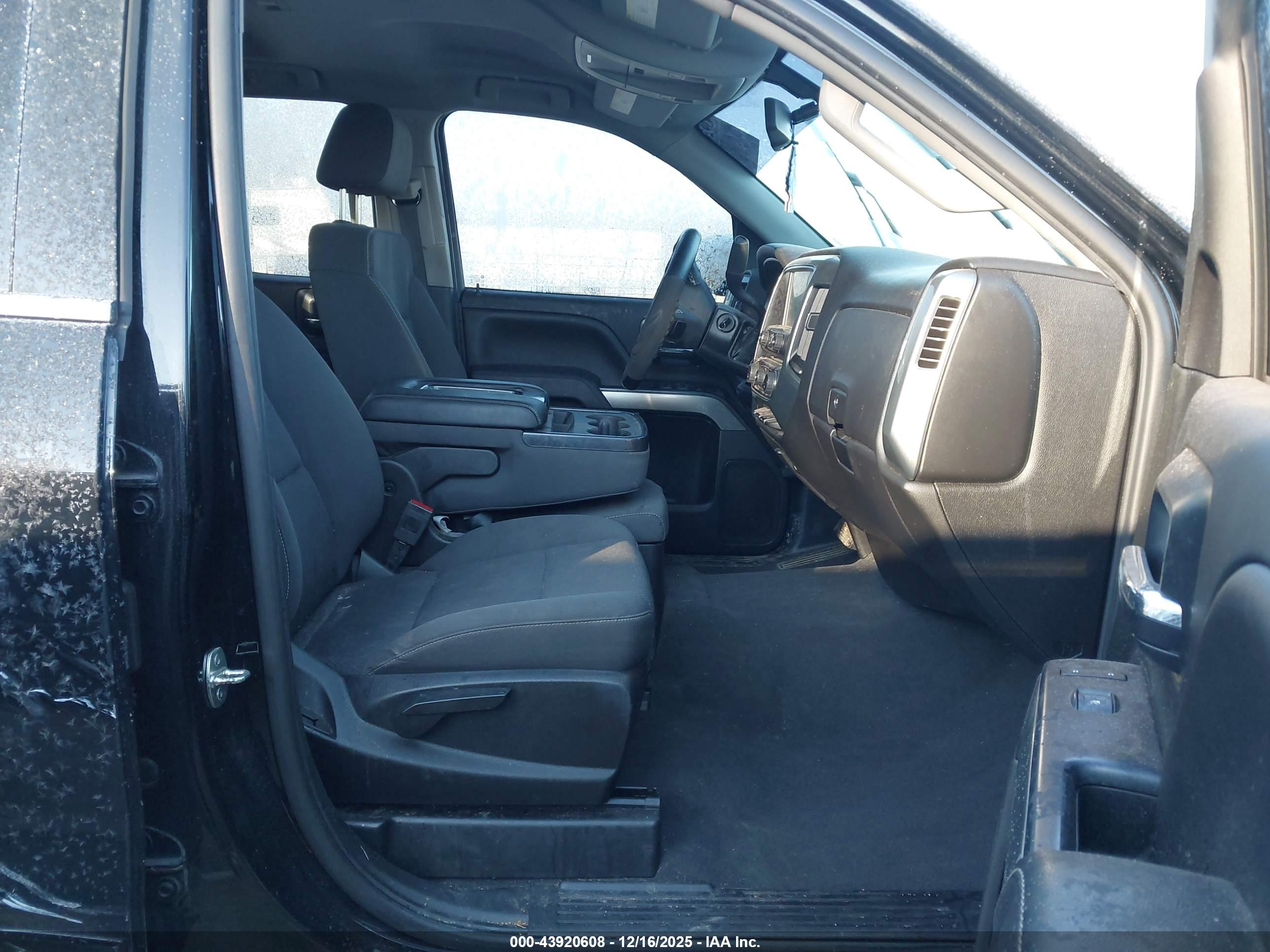 CHEVROLET SILVERADO image 5