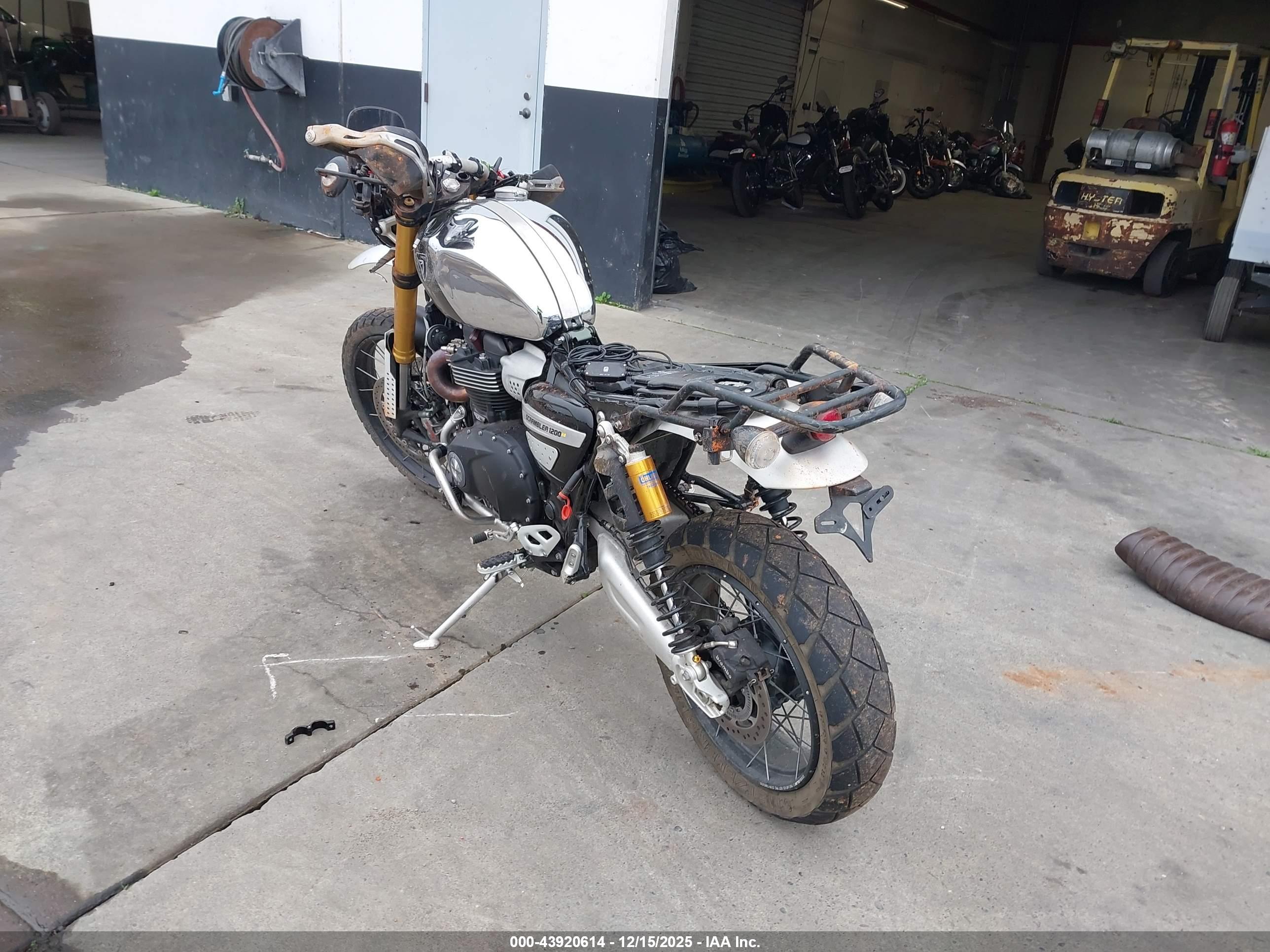 TRIUMPH MOTORCYCLE image 3