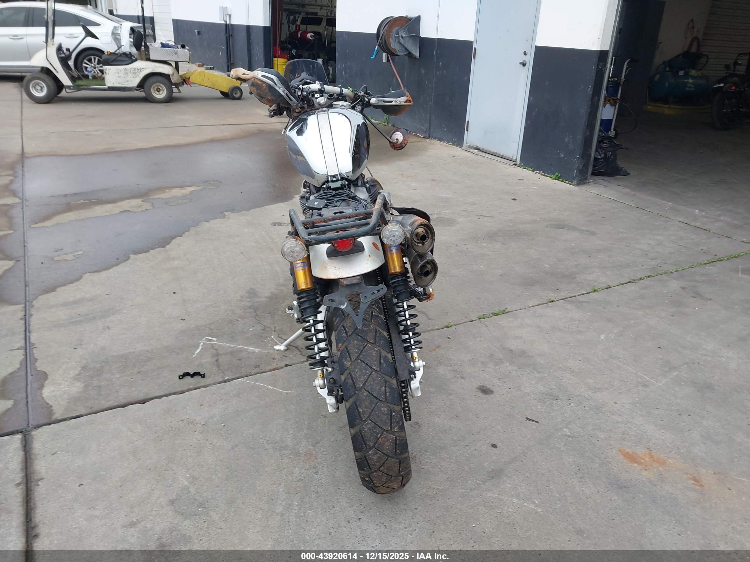 TRIUMPH MOTORCYCLE image 6