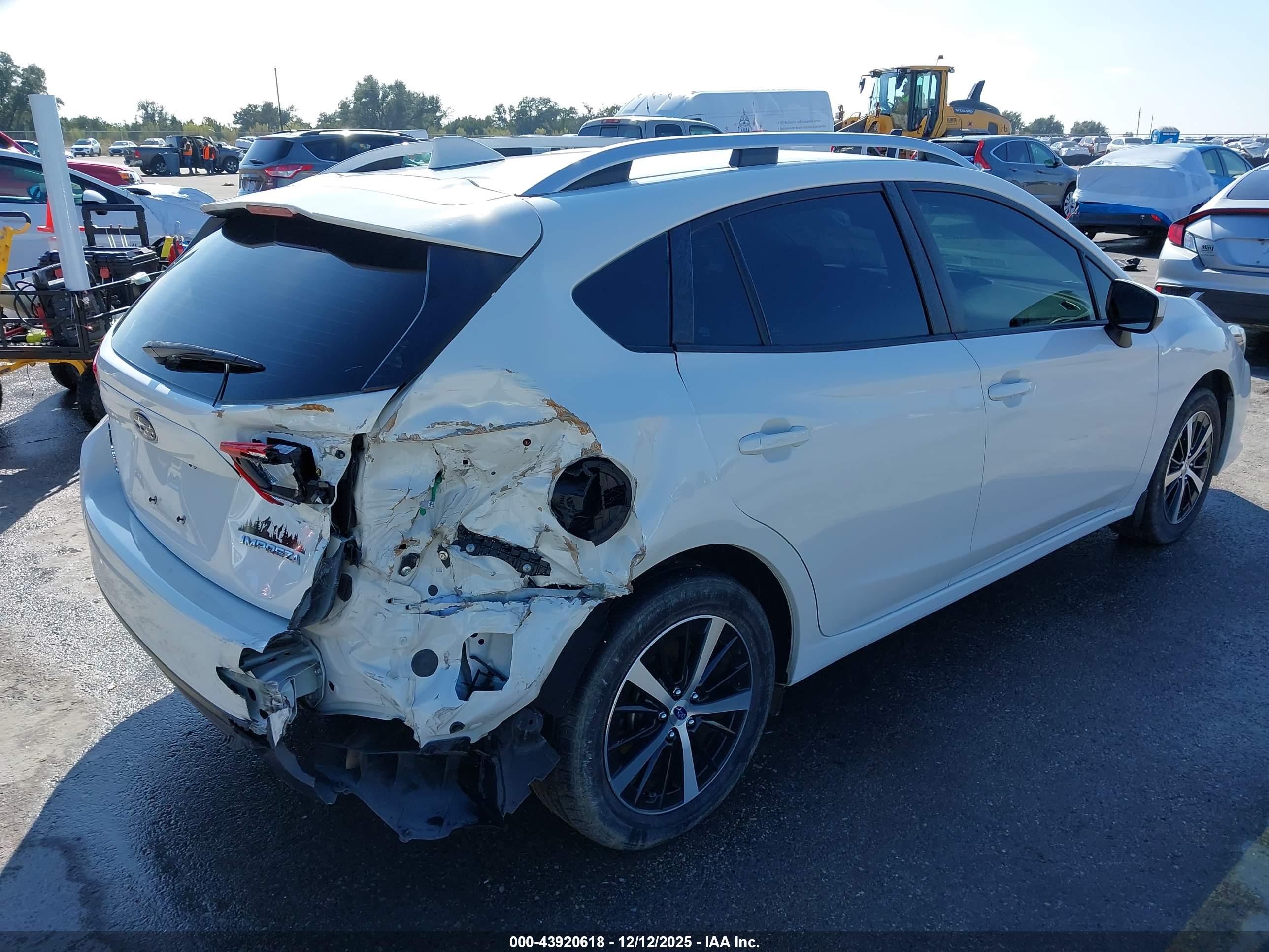 SUBARU IMPREZA image 4