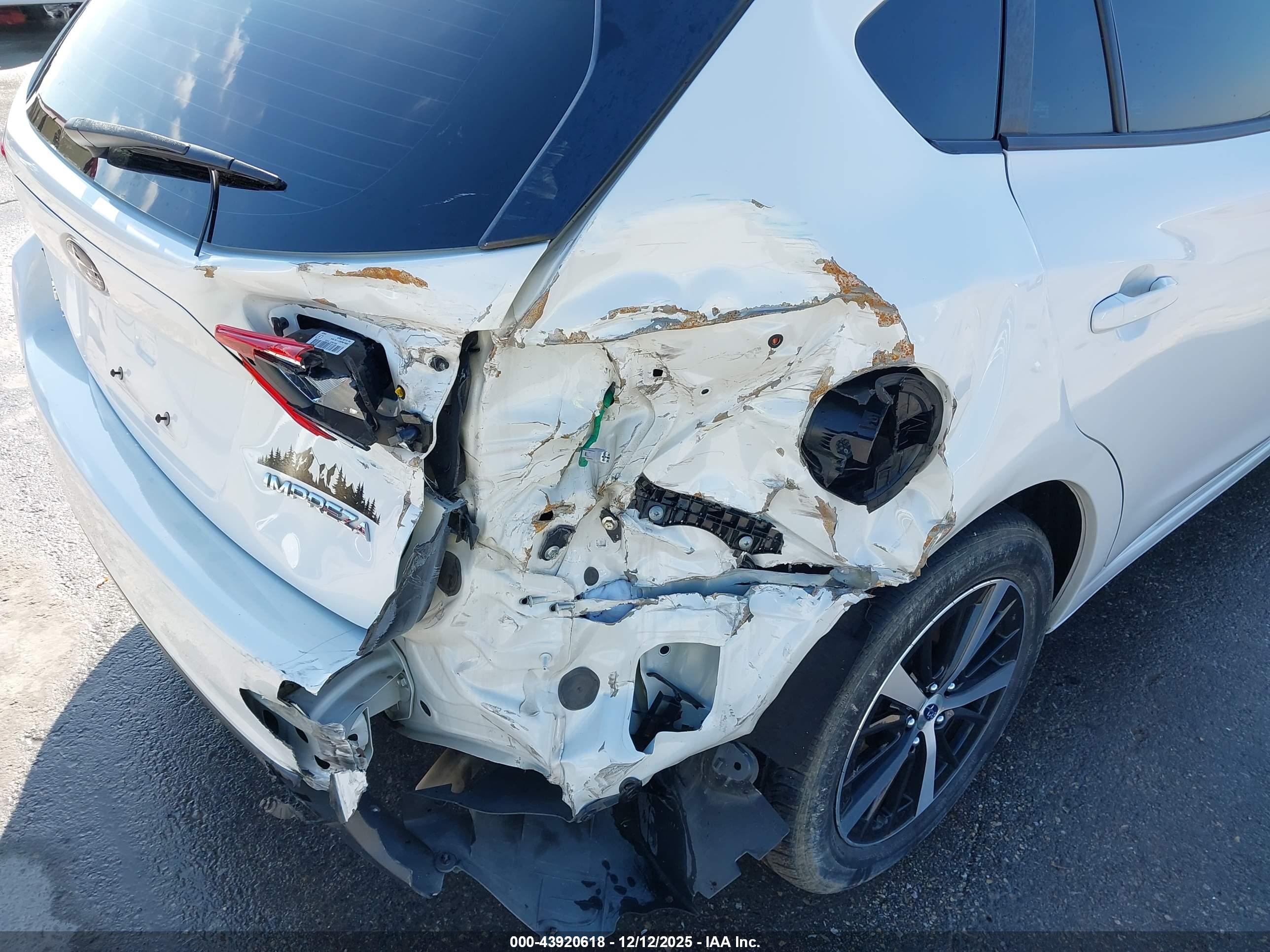 SUBARU IMPREZA image 6