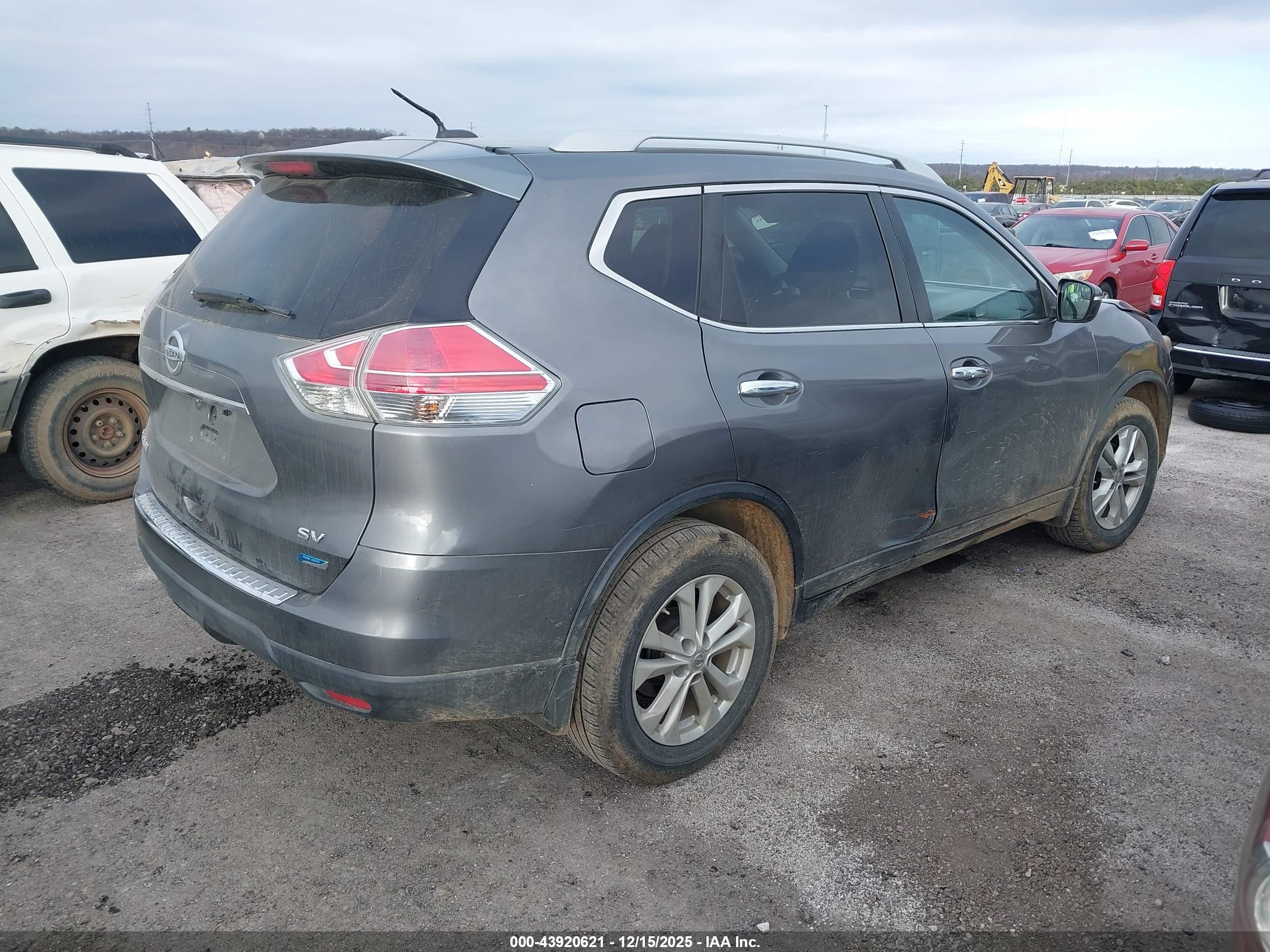 NISSAN ROGUE image 4