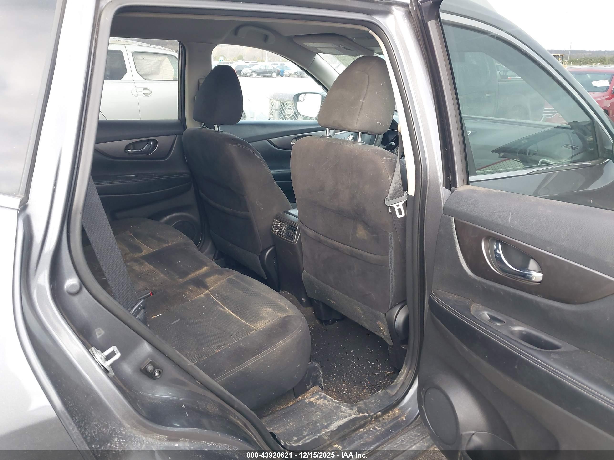 NISSAN ROGUE image 8