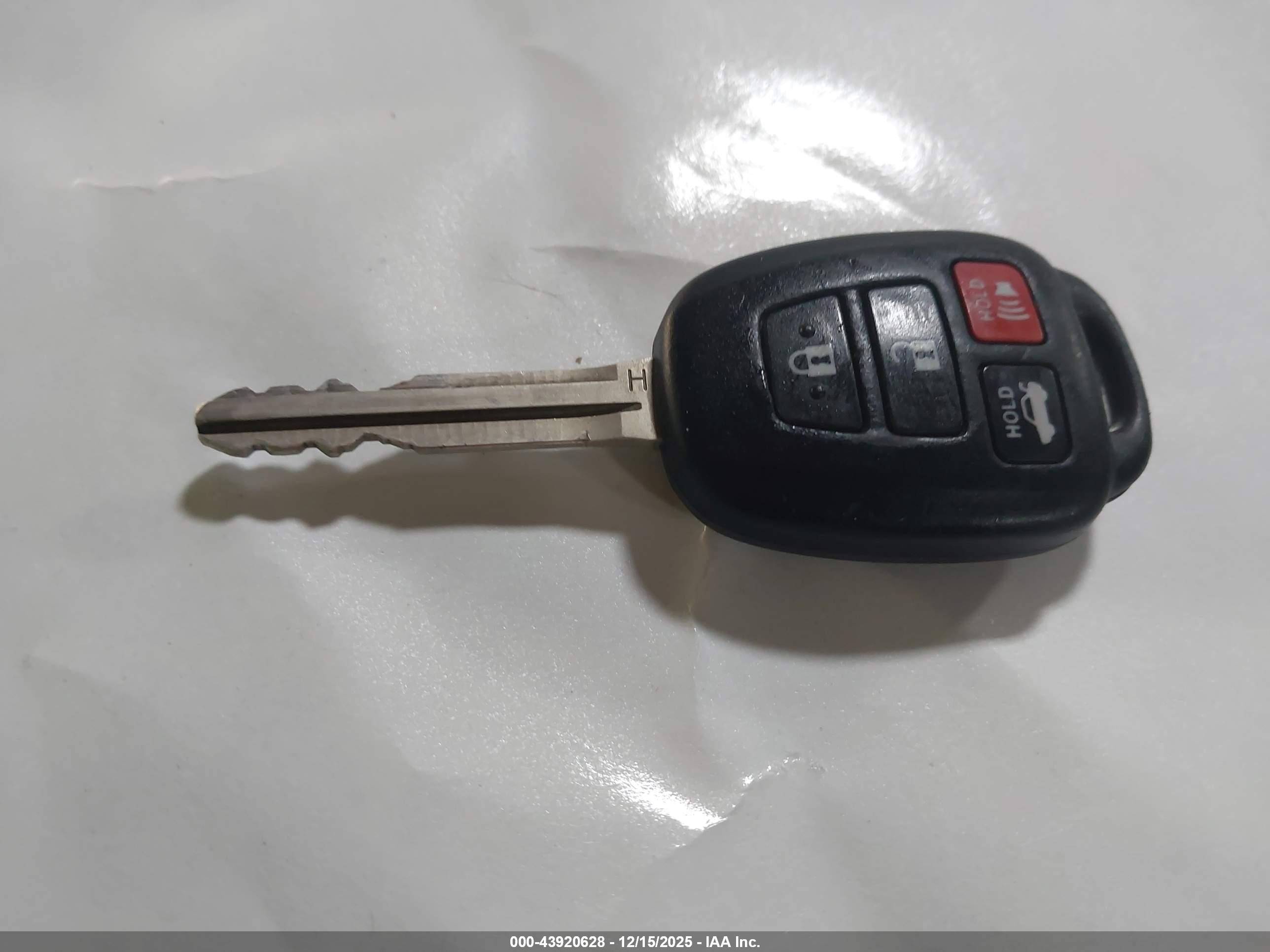 TOYOTA COROLLA image 11