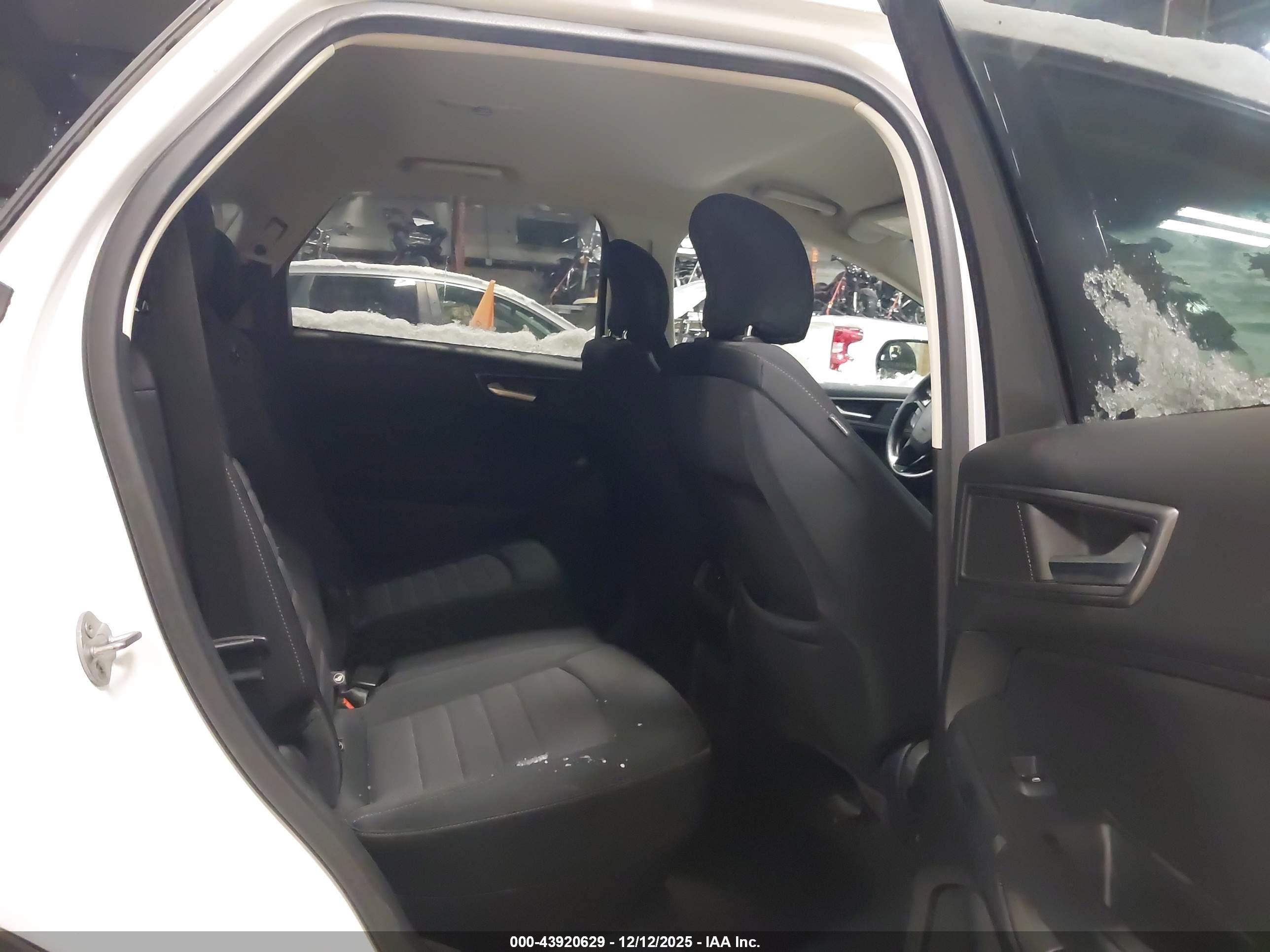 FORD EDGE image 8