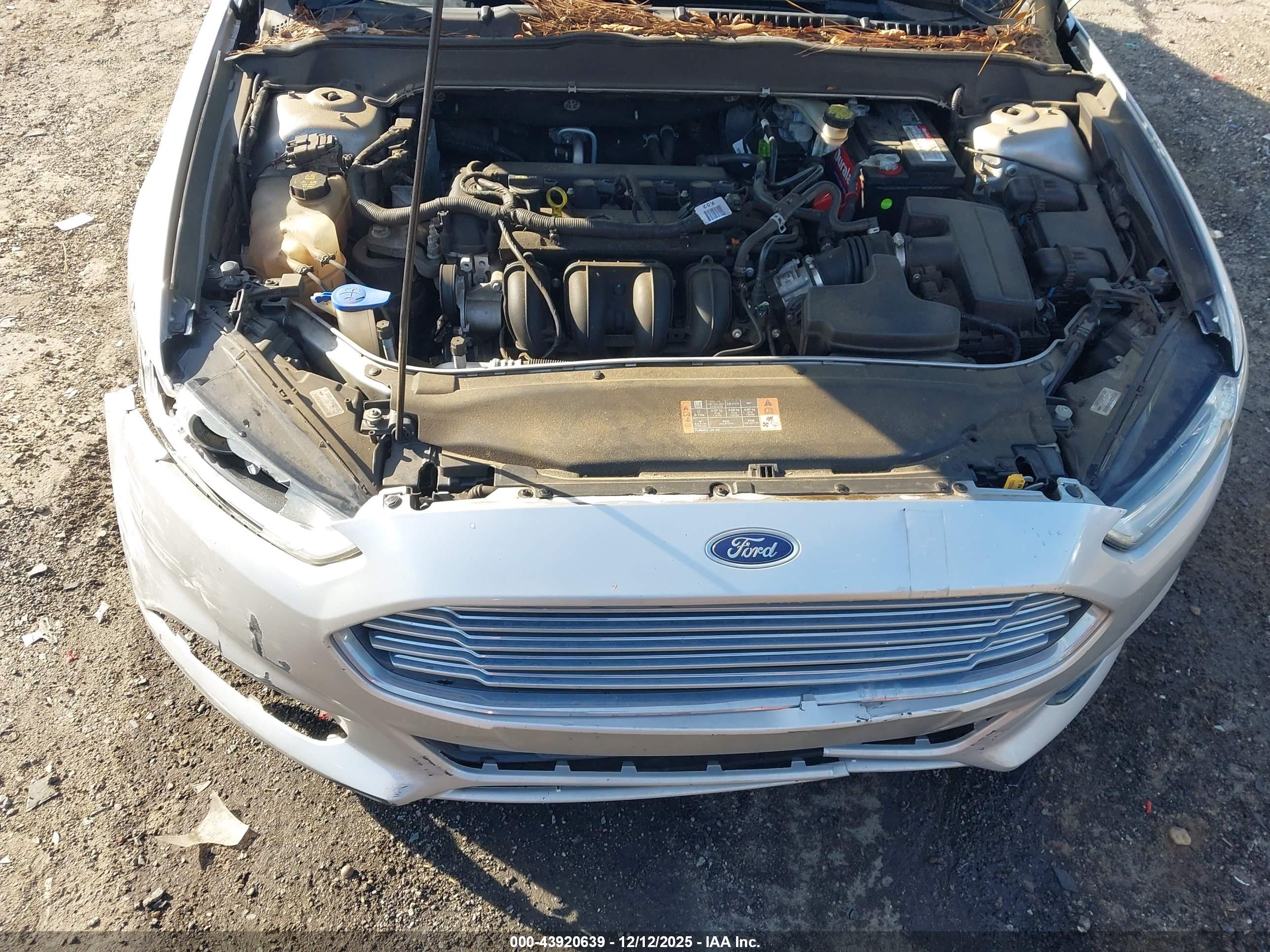 FORD FUSION image 10