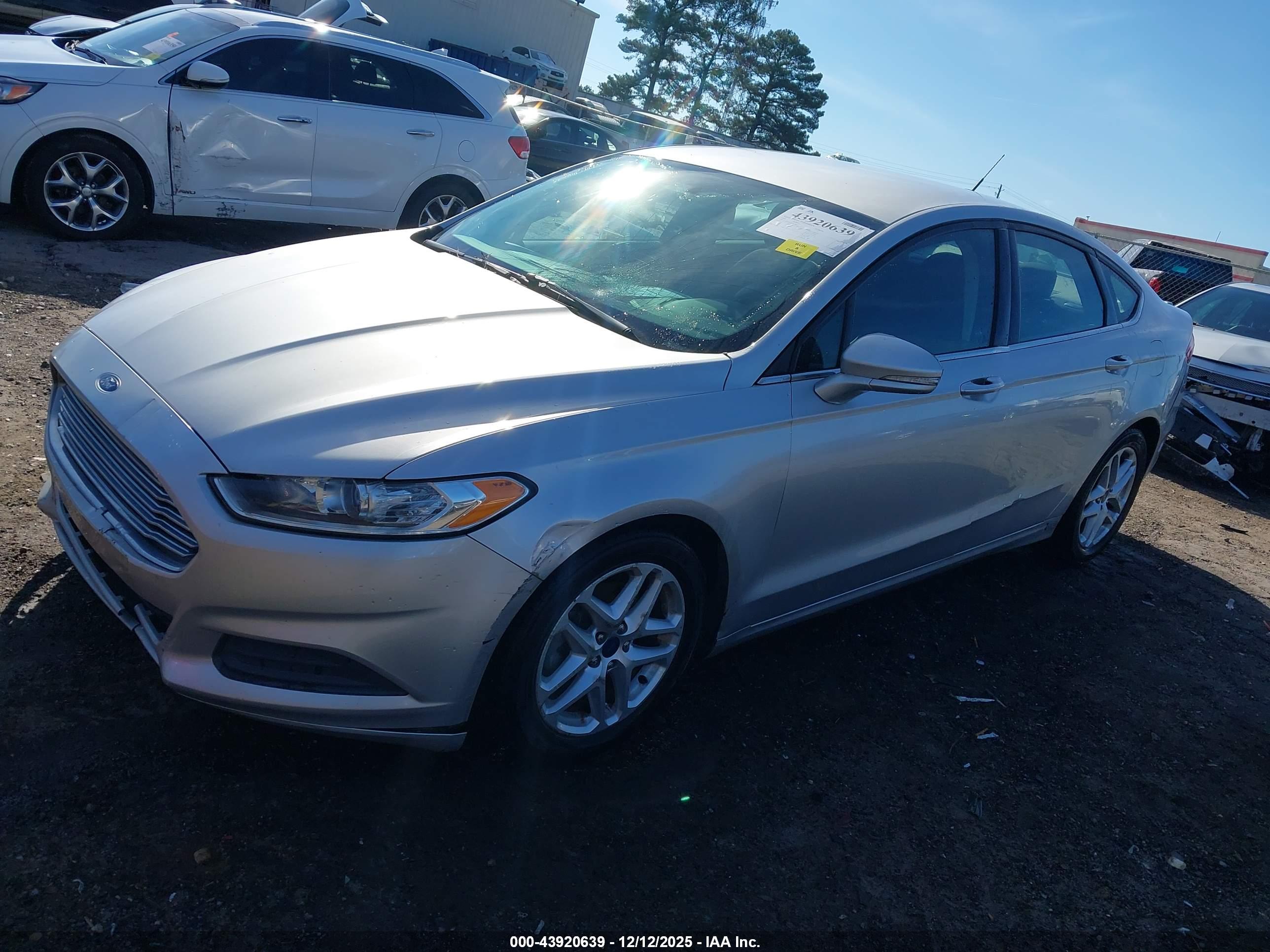 FORD FUSION image 2