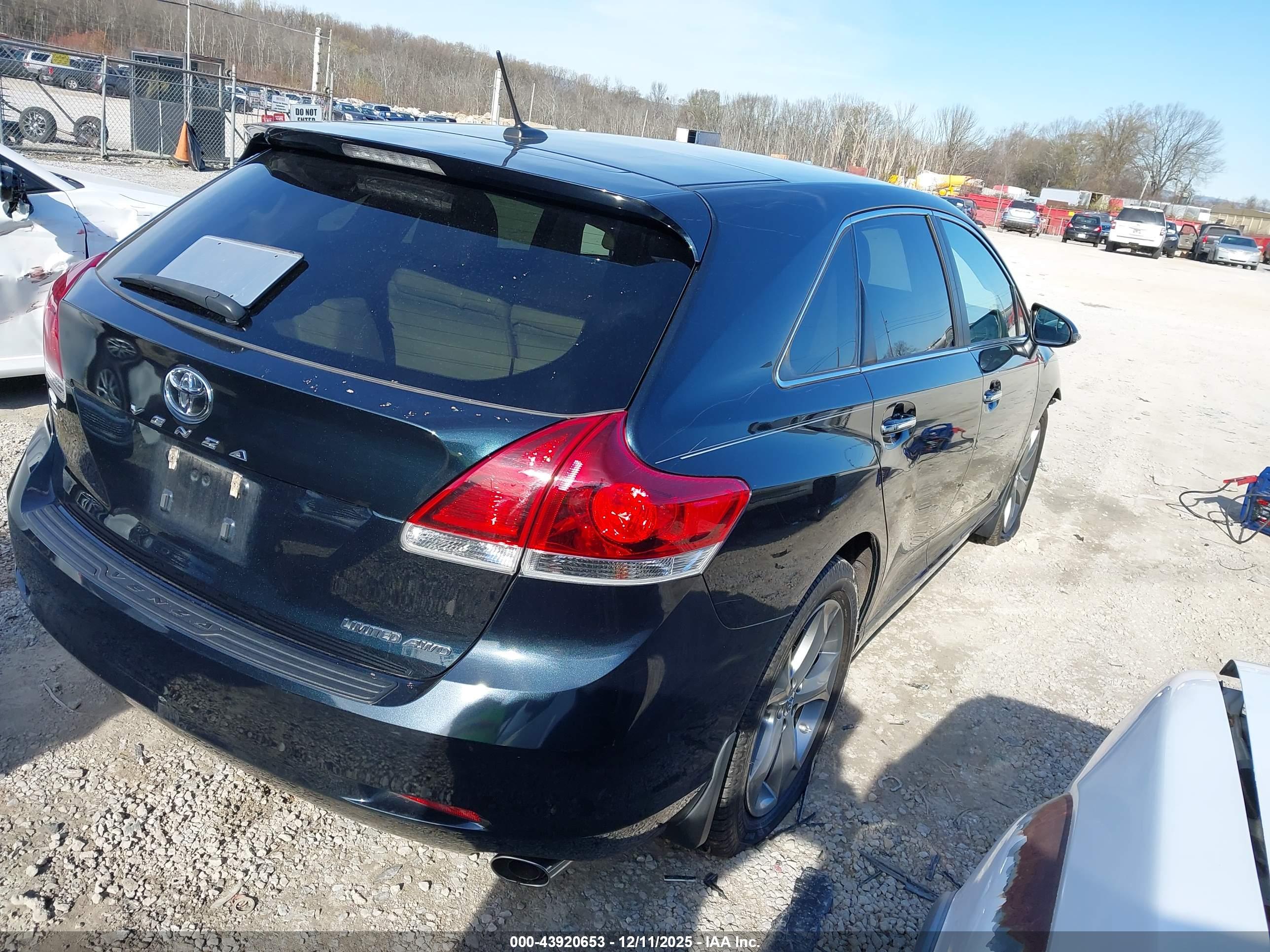 TOYOTA VENZA image 4