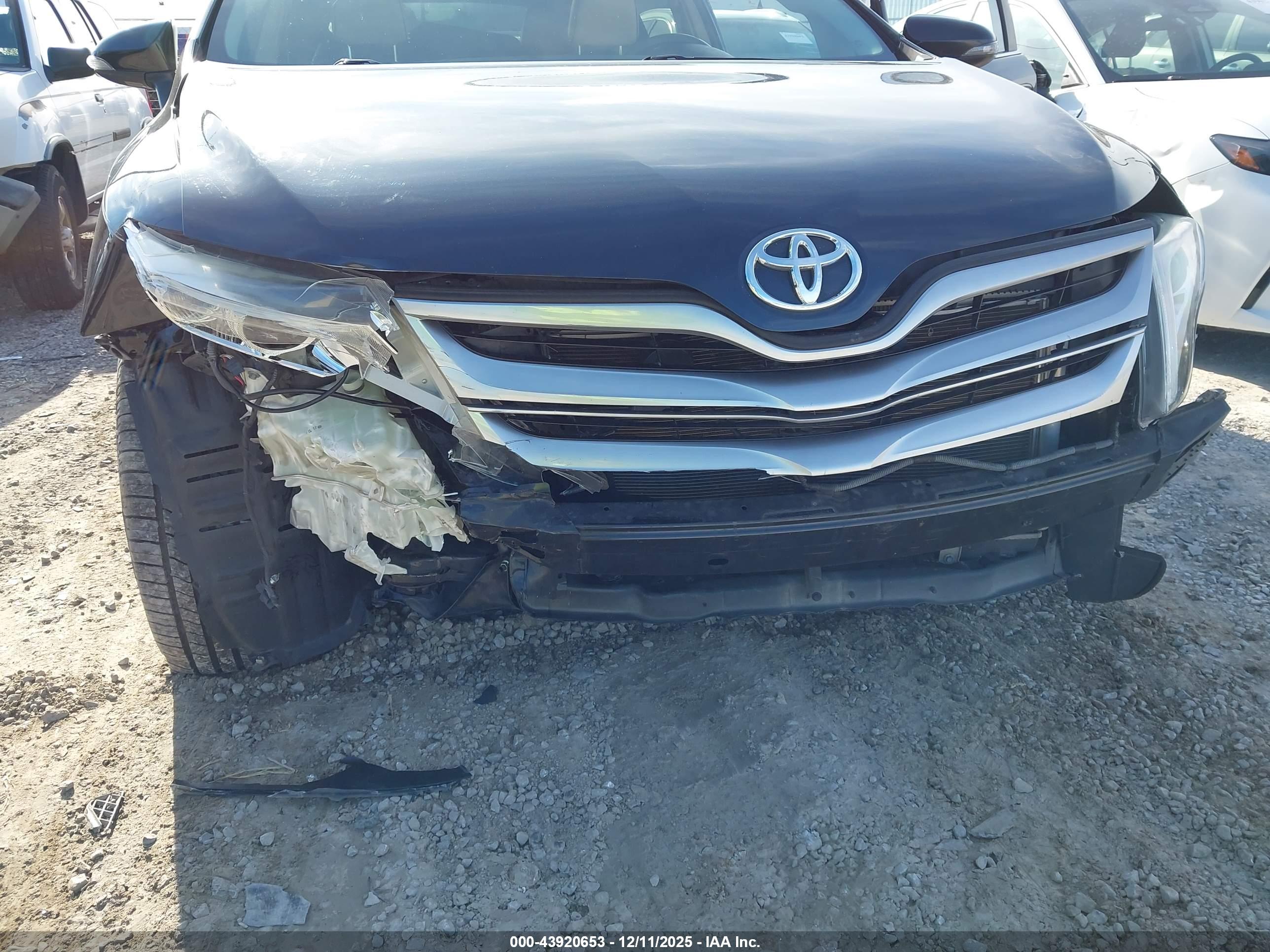 TOYOTA VENZA image 6