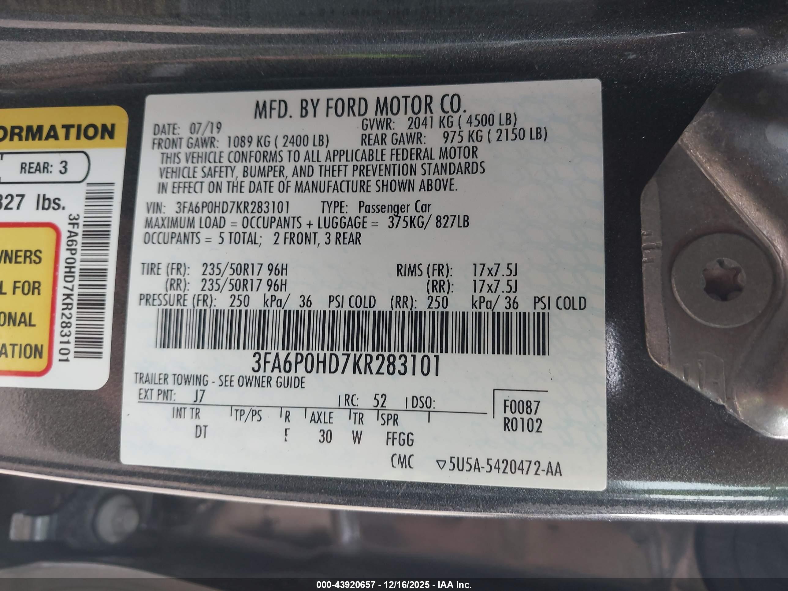 FORD FUSION image 9