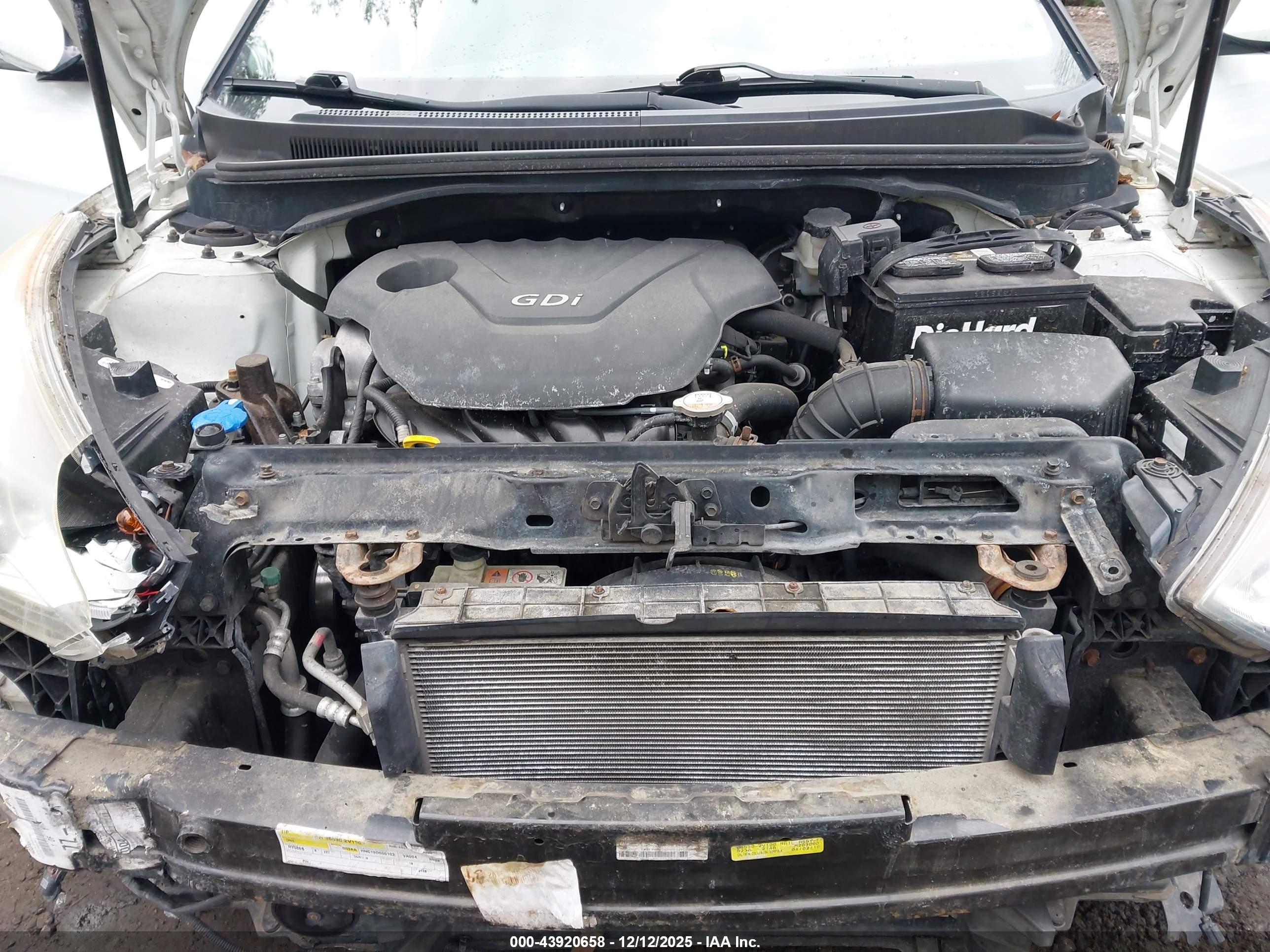 HYUNDAI VELOSTER image 10