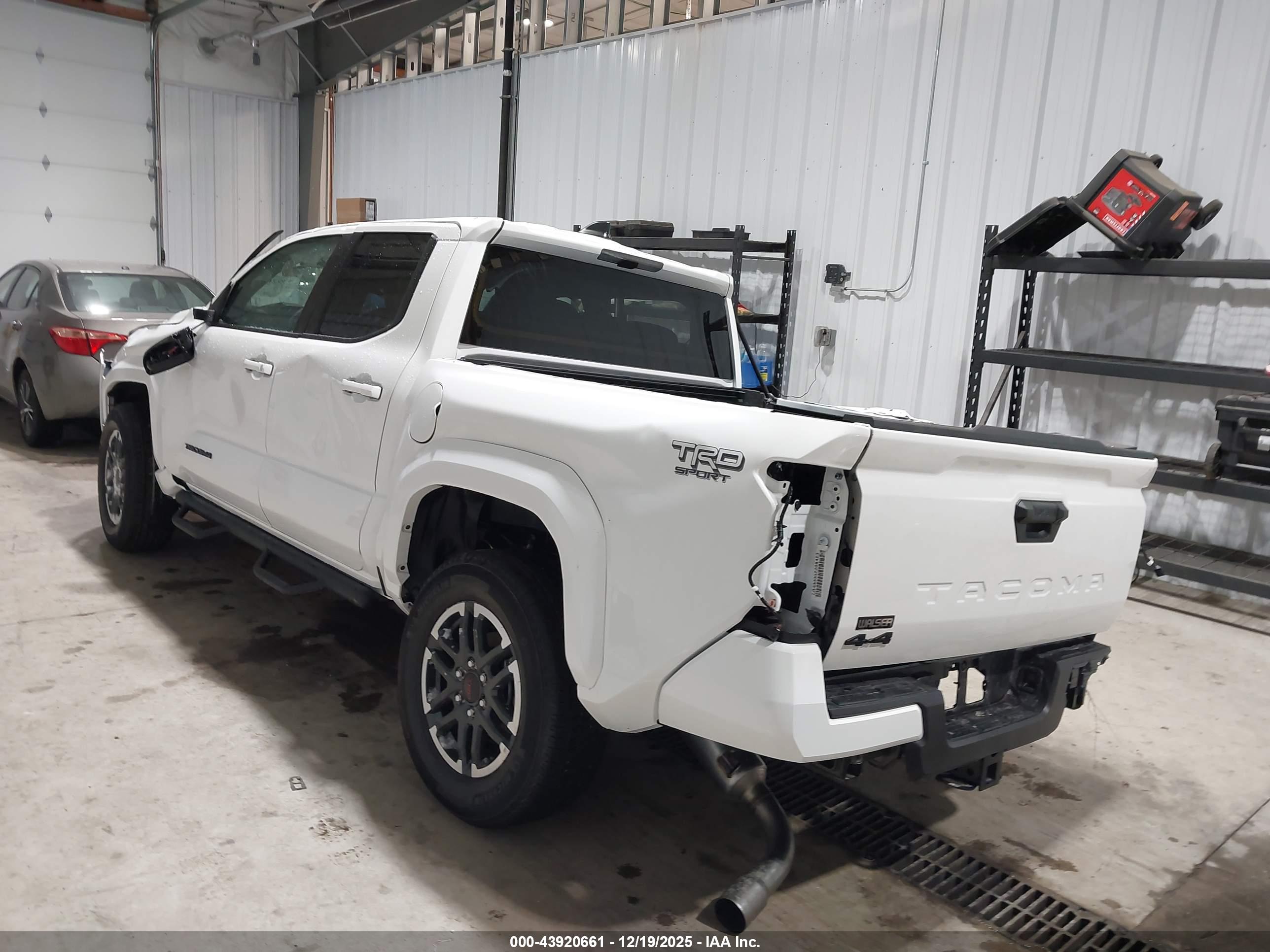 TOYOTA TACOMA image 3