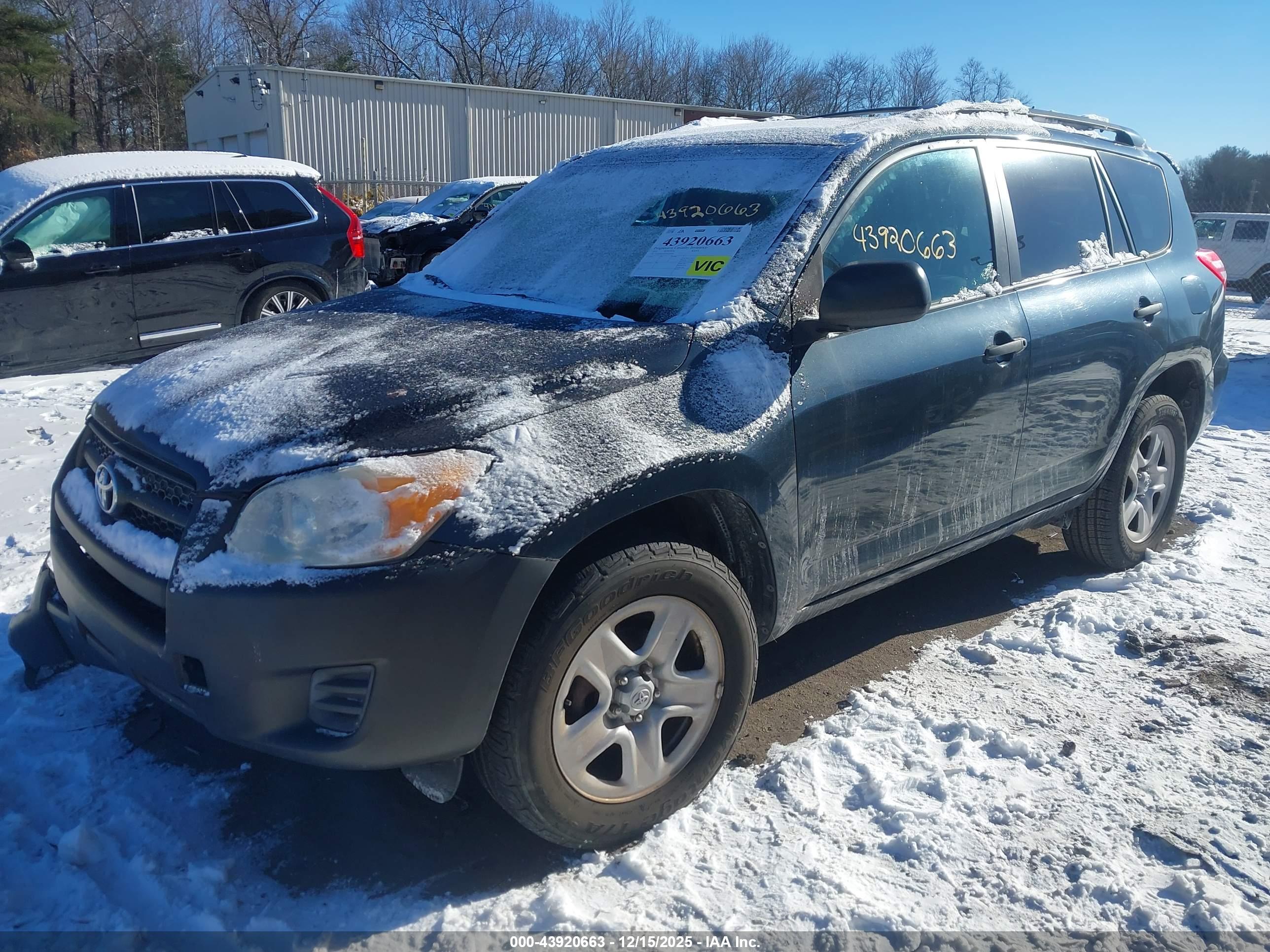 TOYOTA RAV4 image 2