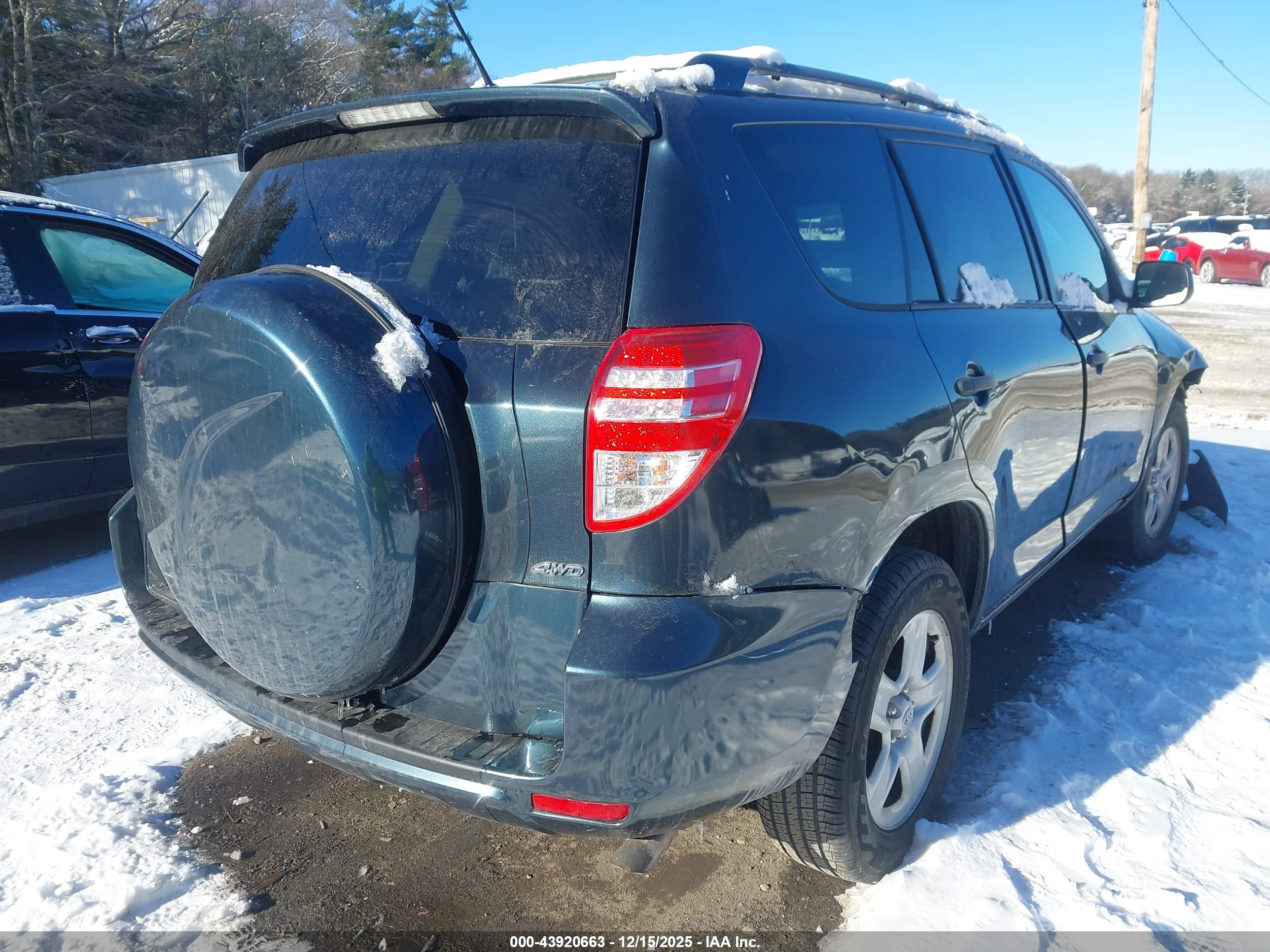 TOYOTA RAV4 image 4