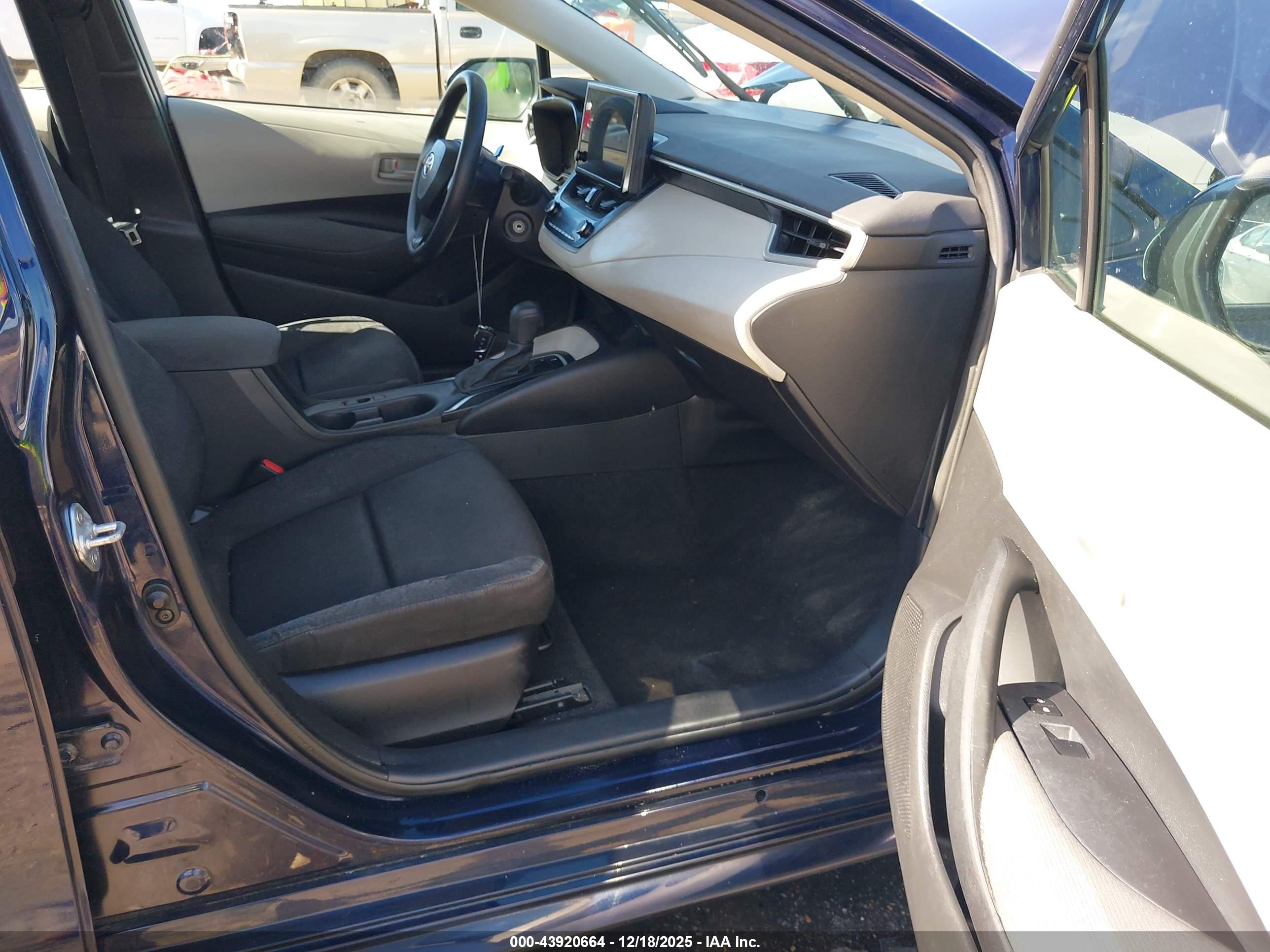 TOYOTA COROLLA image 5