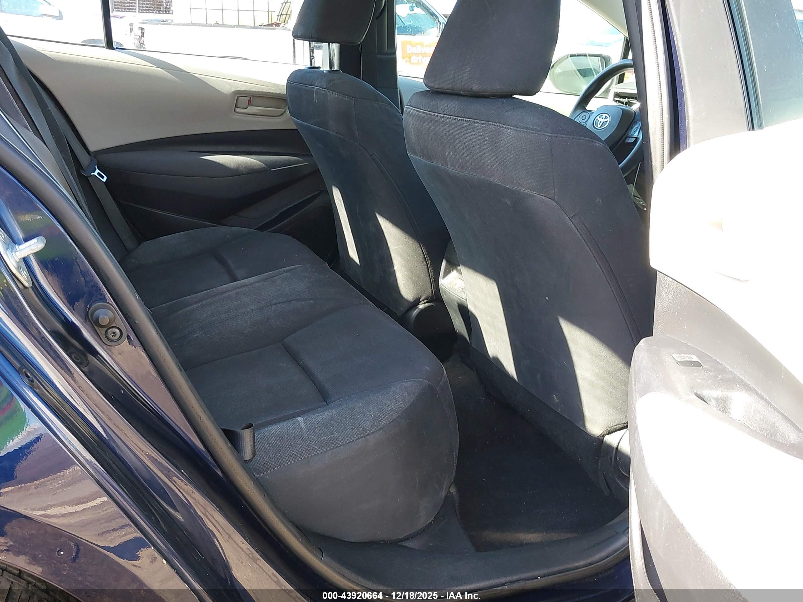 TOYOTA COROLLA image 8
