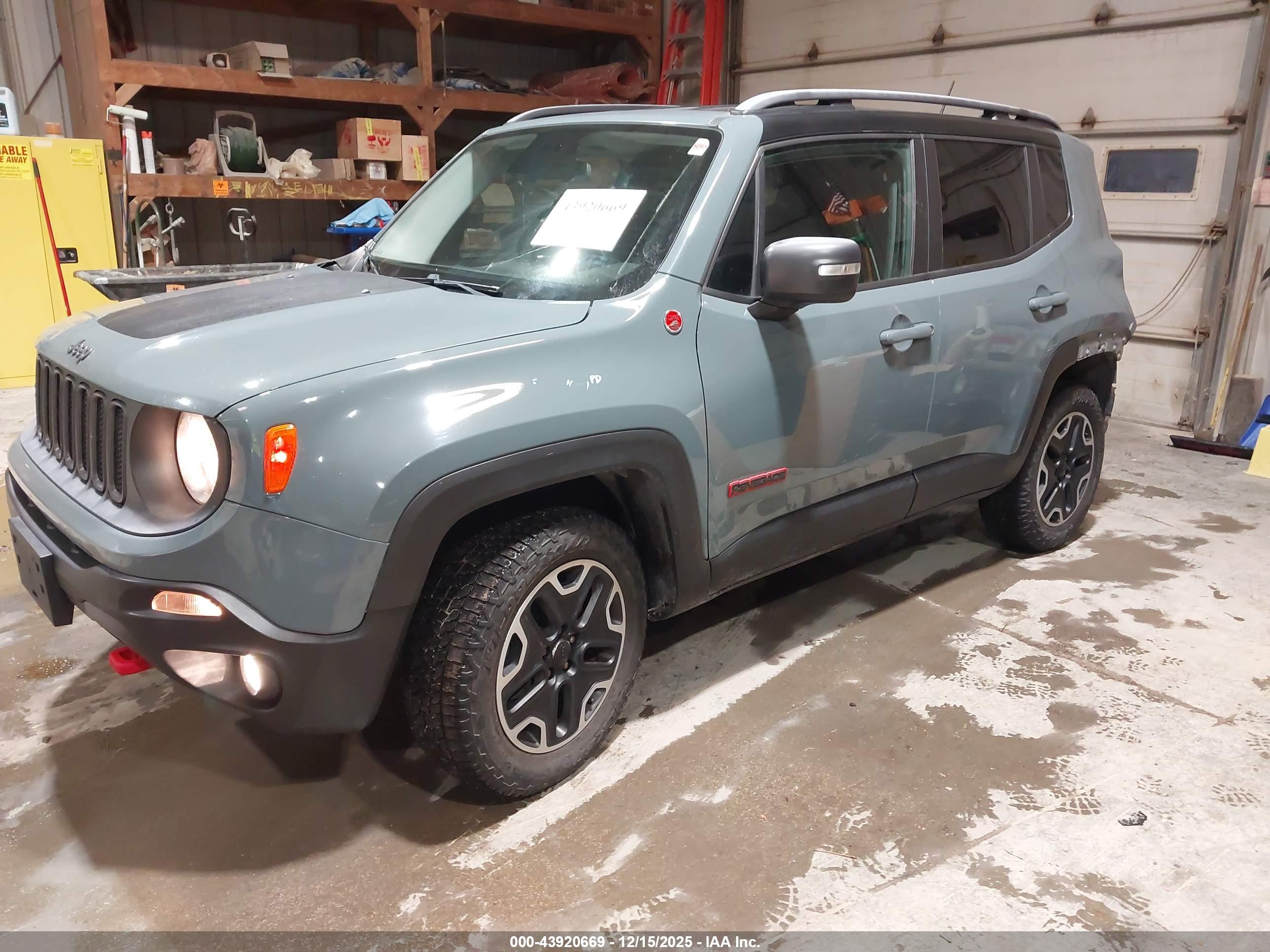 JEEP RENEGADE image 2