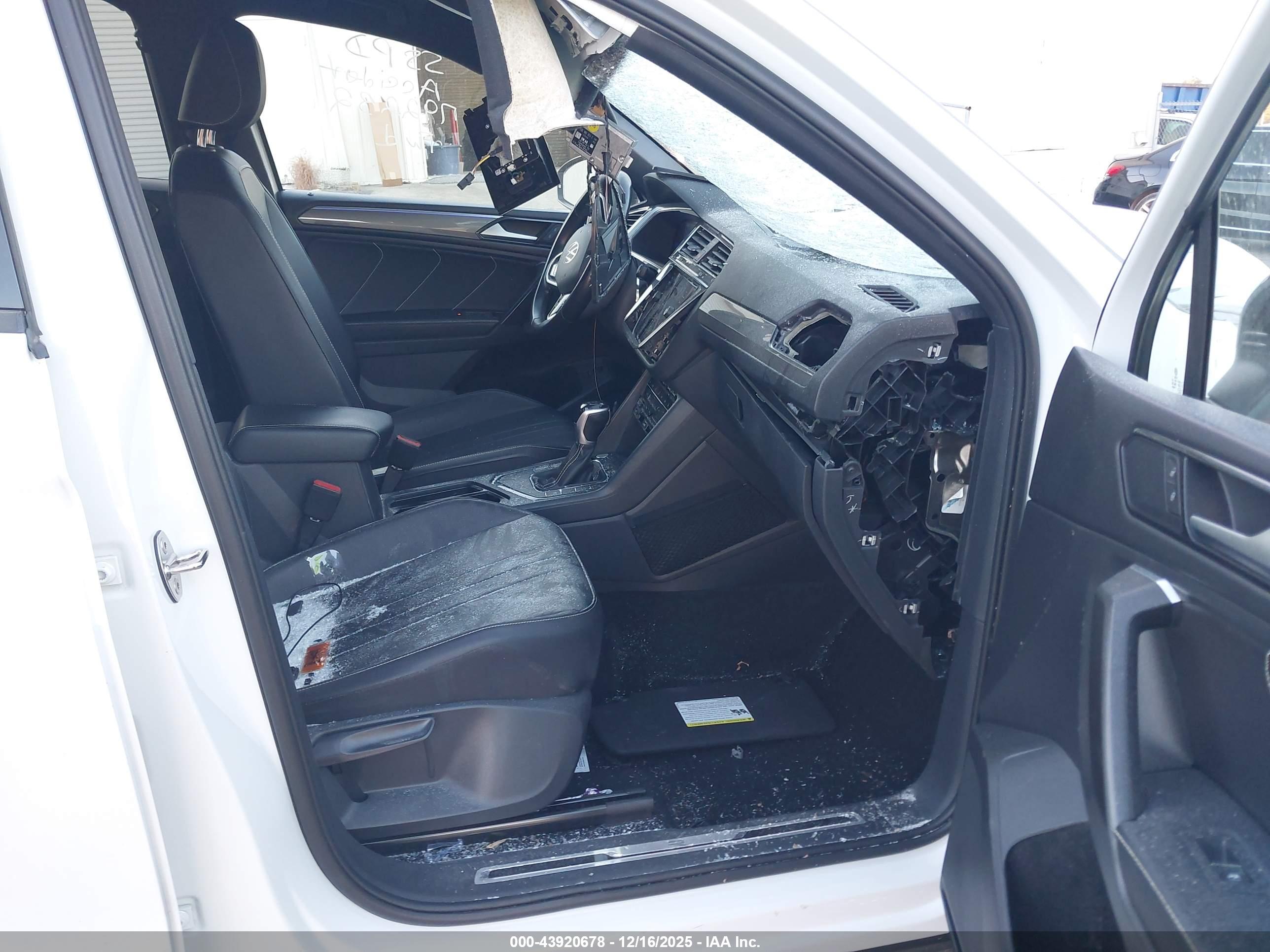 VOLKSWAGEN TIGUAN image 5