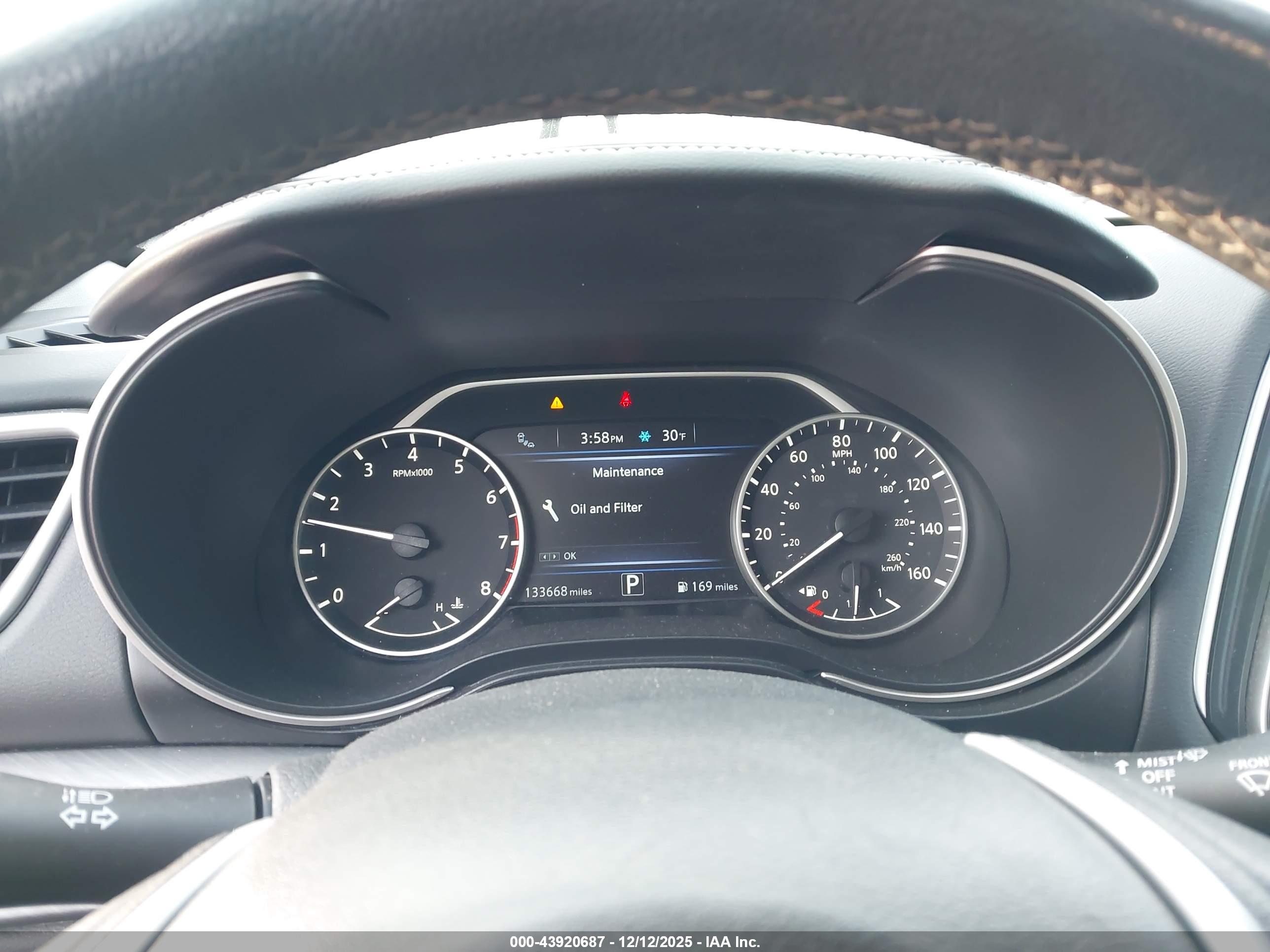 NISSAN MAXIMA image 7
