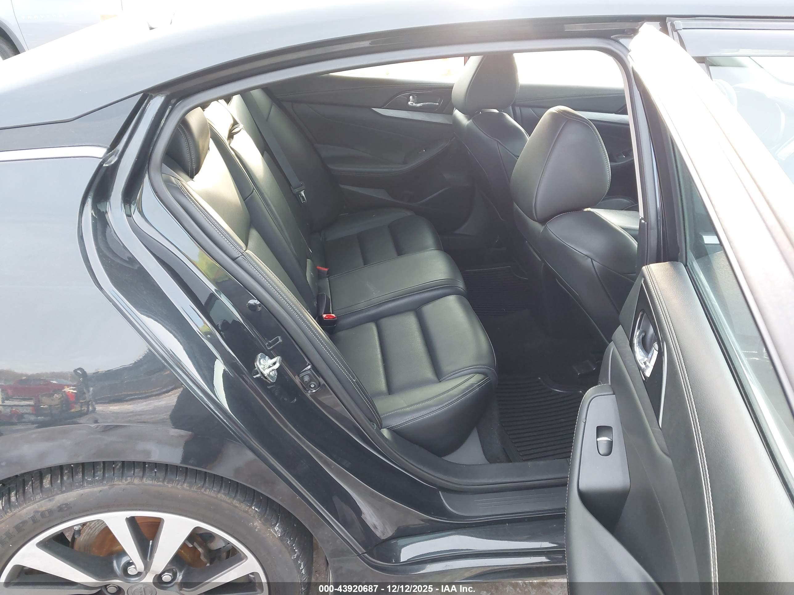 NISSAN MAXIMA image 8