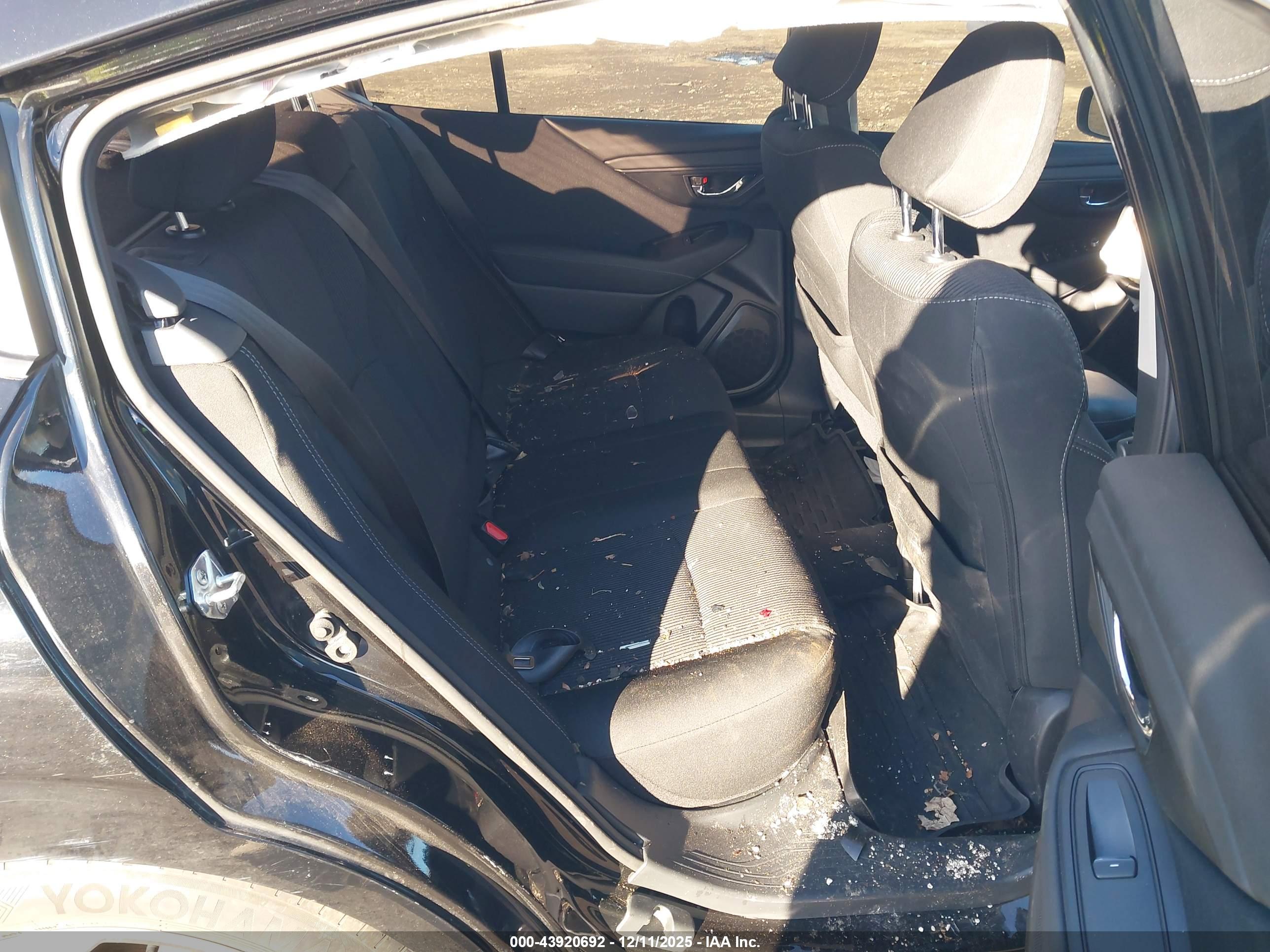 SUBARU LEGACY image 8
