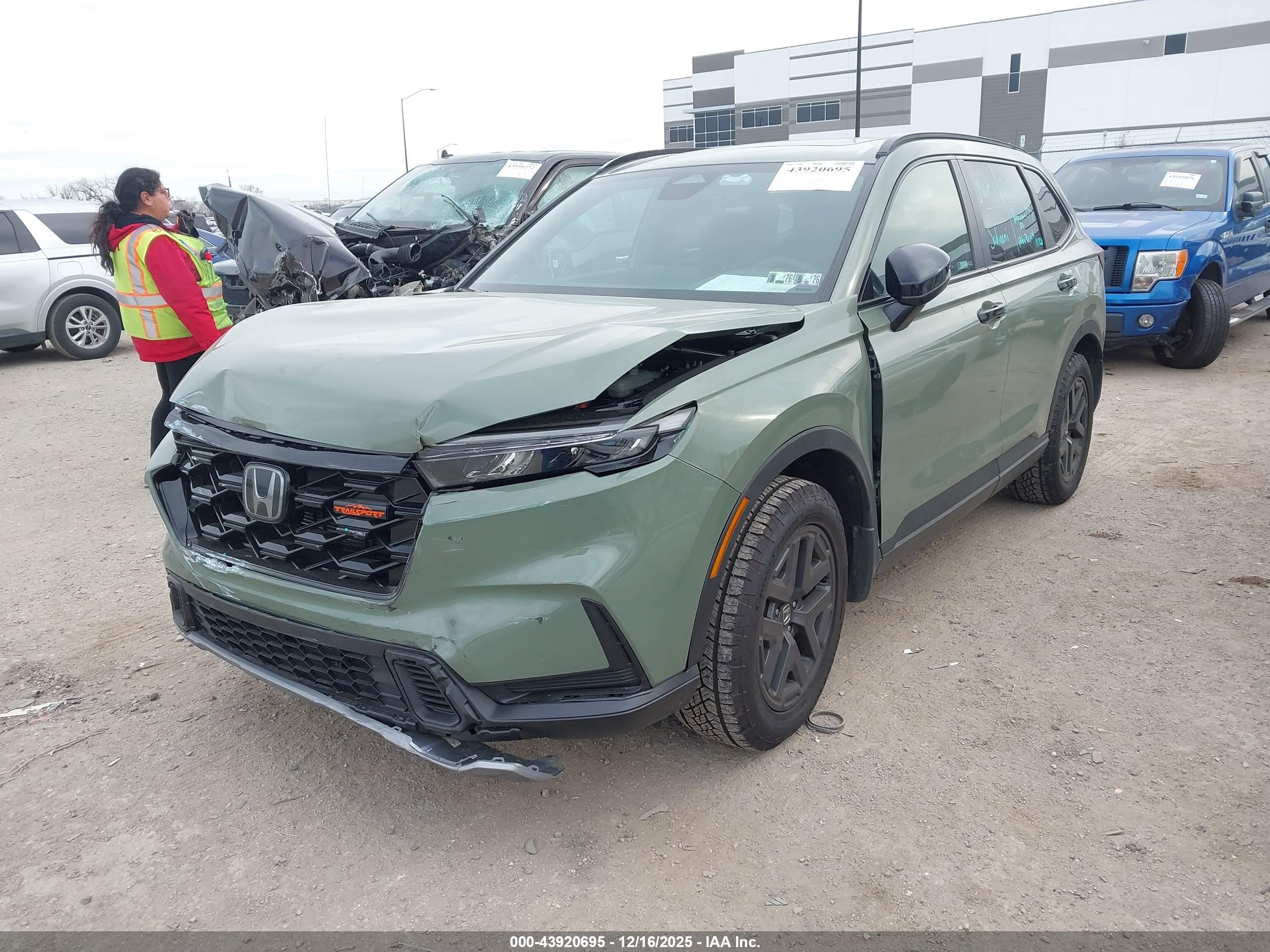 HONDA CR-V image 2
