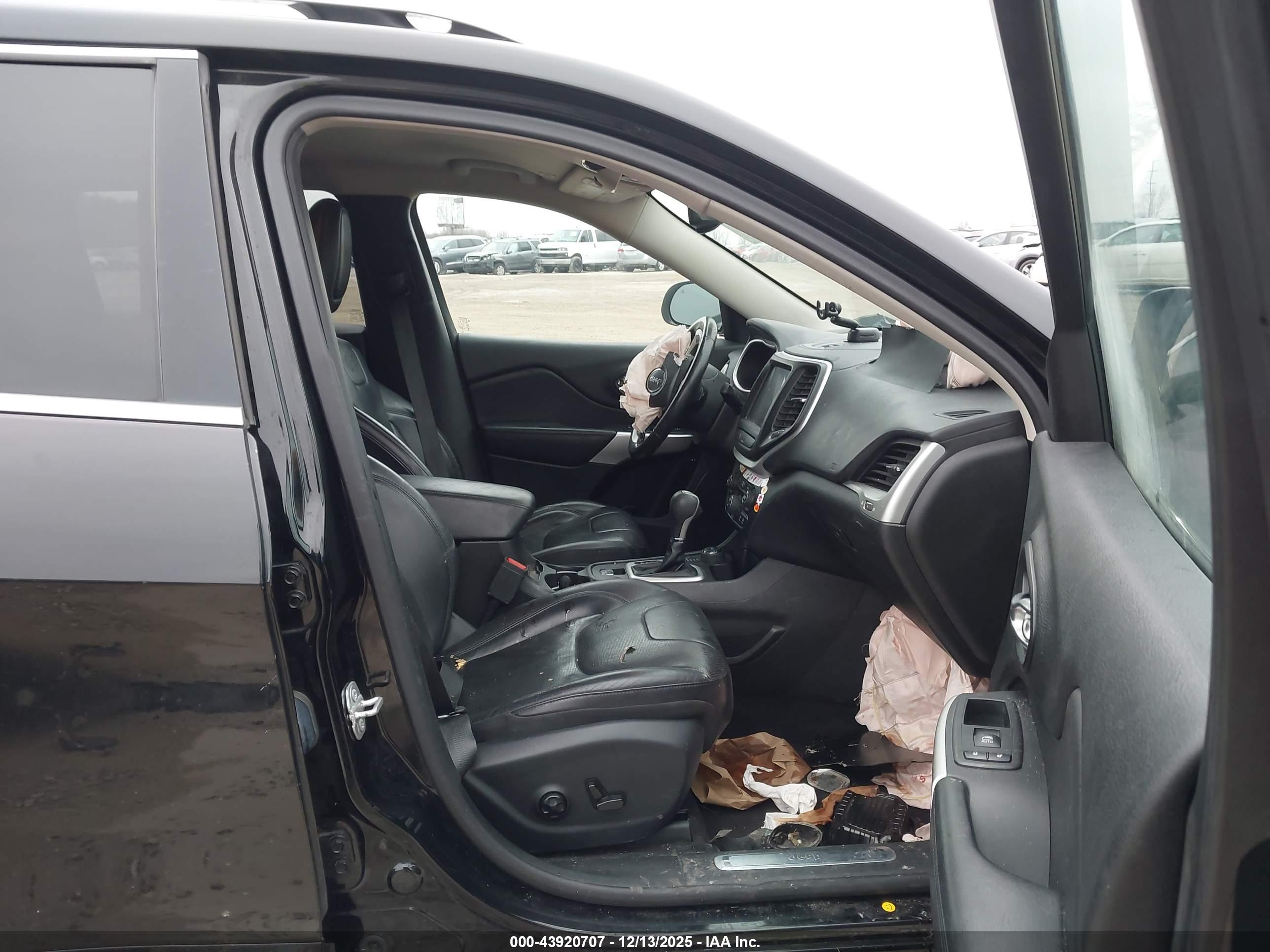 JEEP CHEROKEE image 5