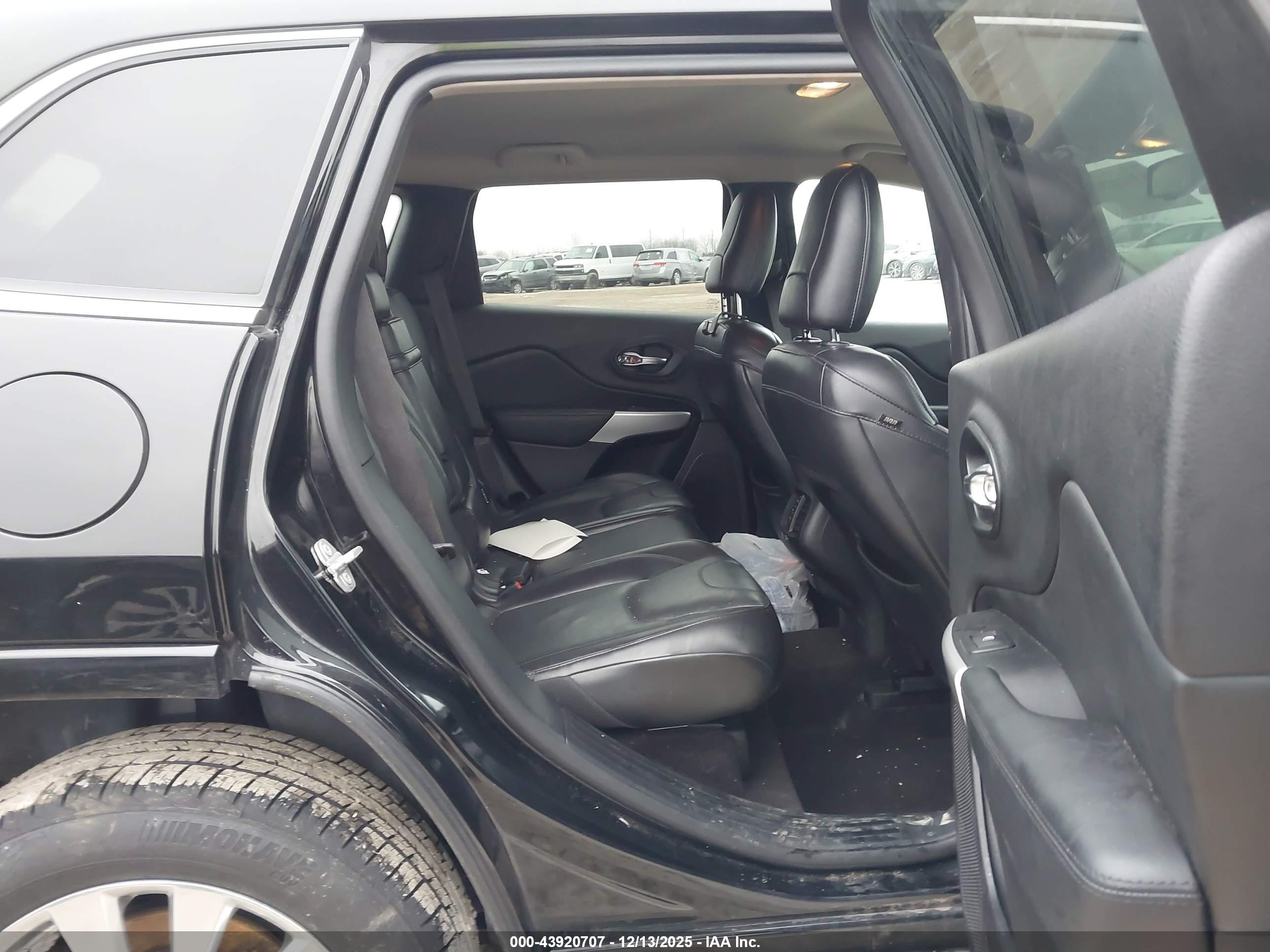 JEEP CHEROKEE image 8