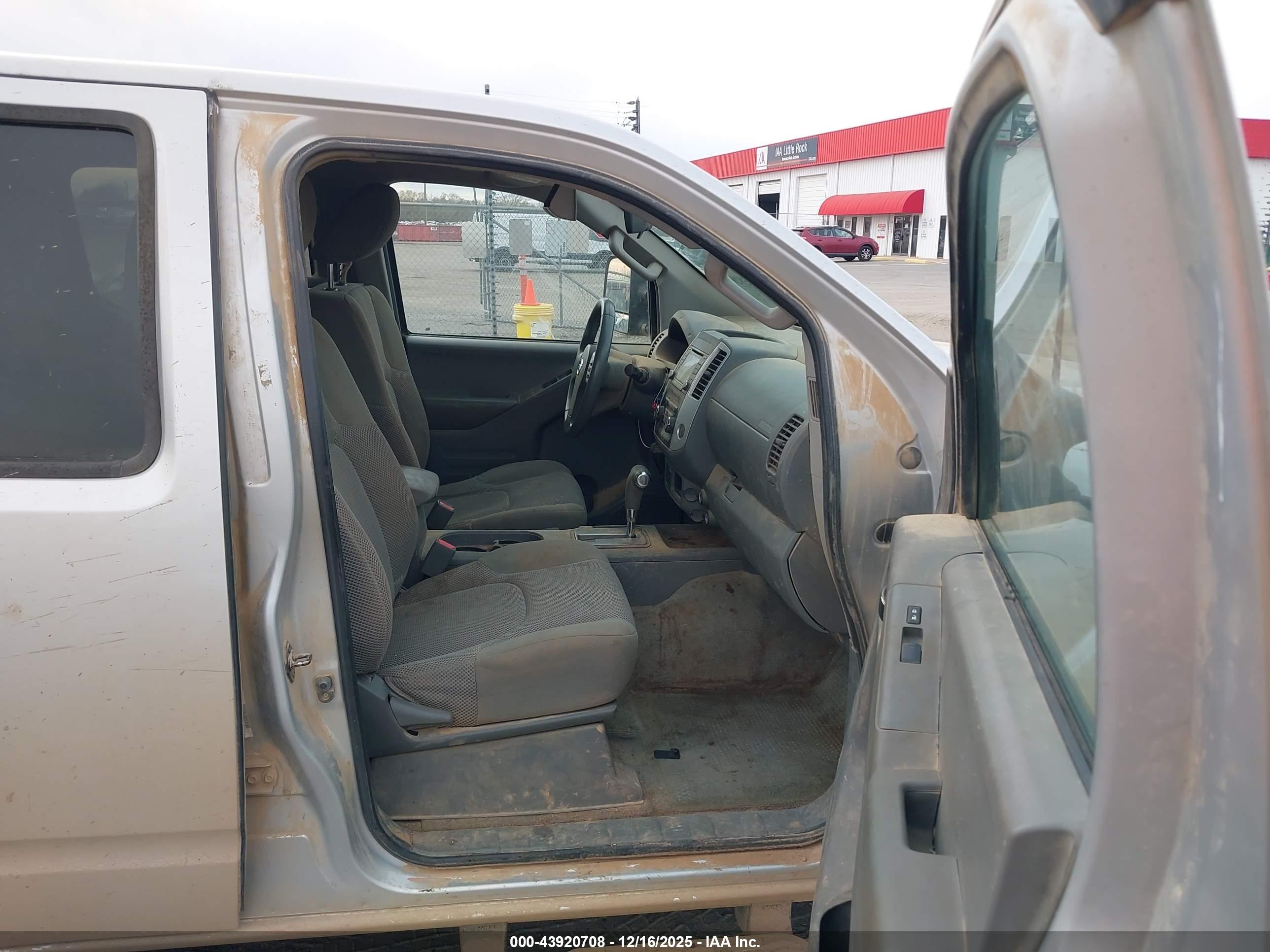NISSAN FRONTIER image 5