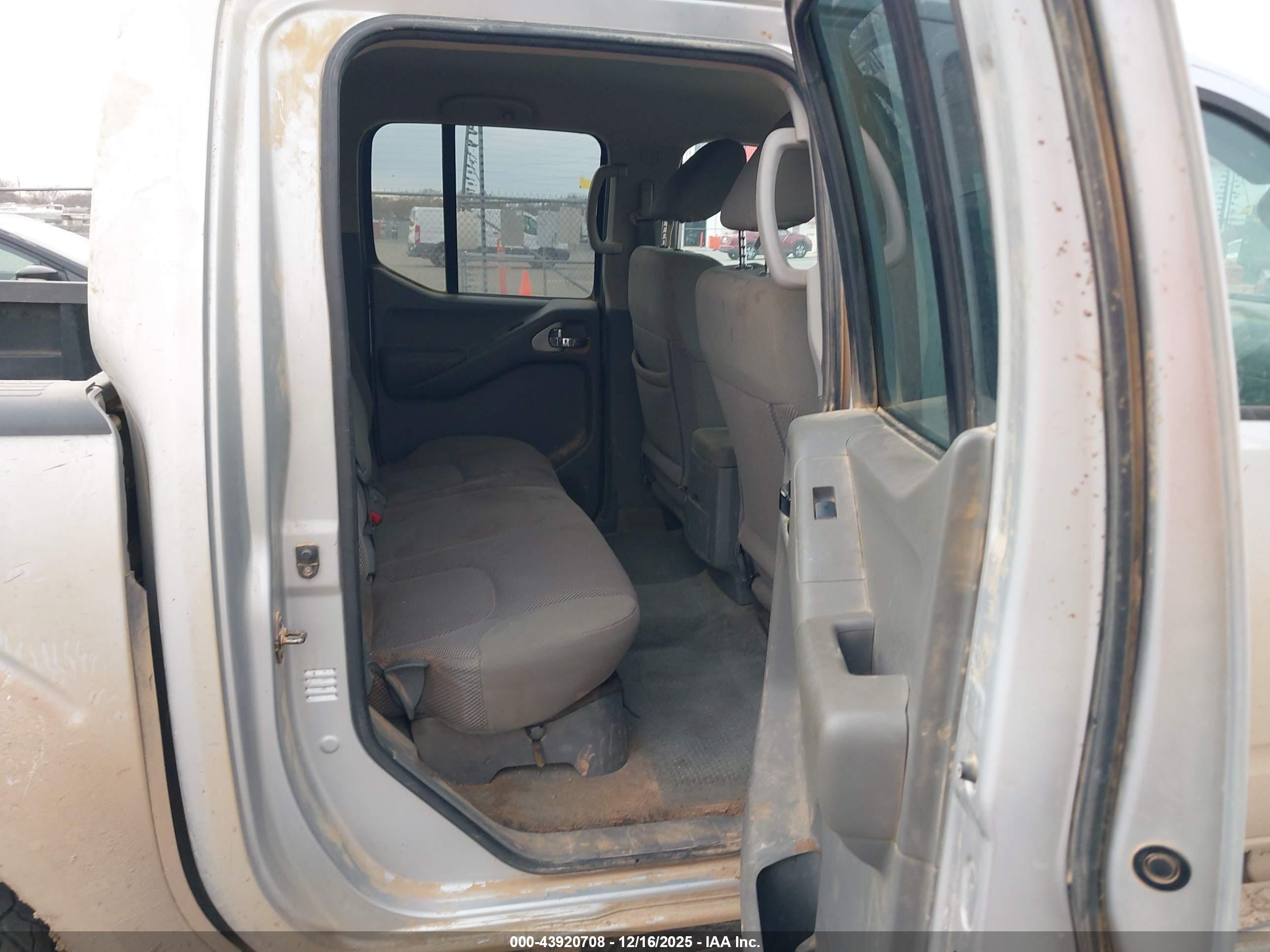 NISSAN FRONTIER image 8