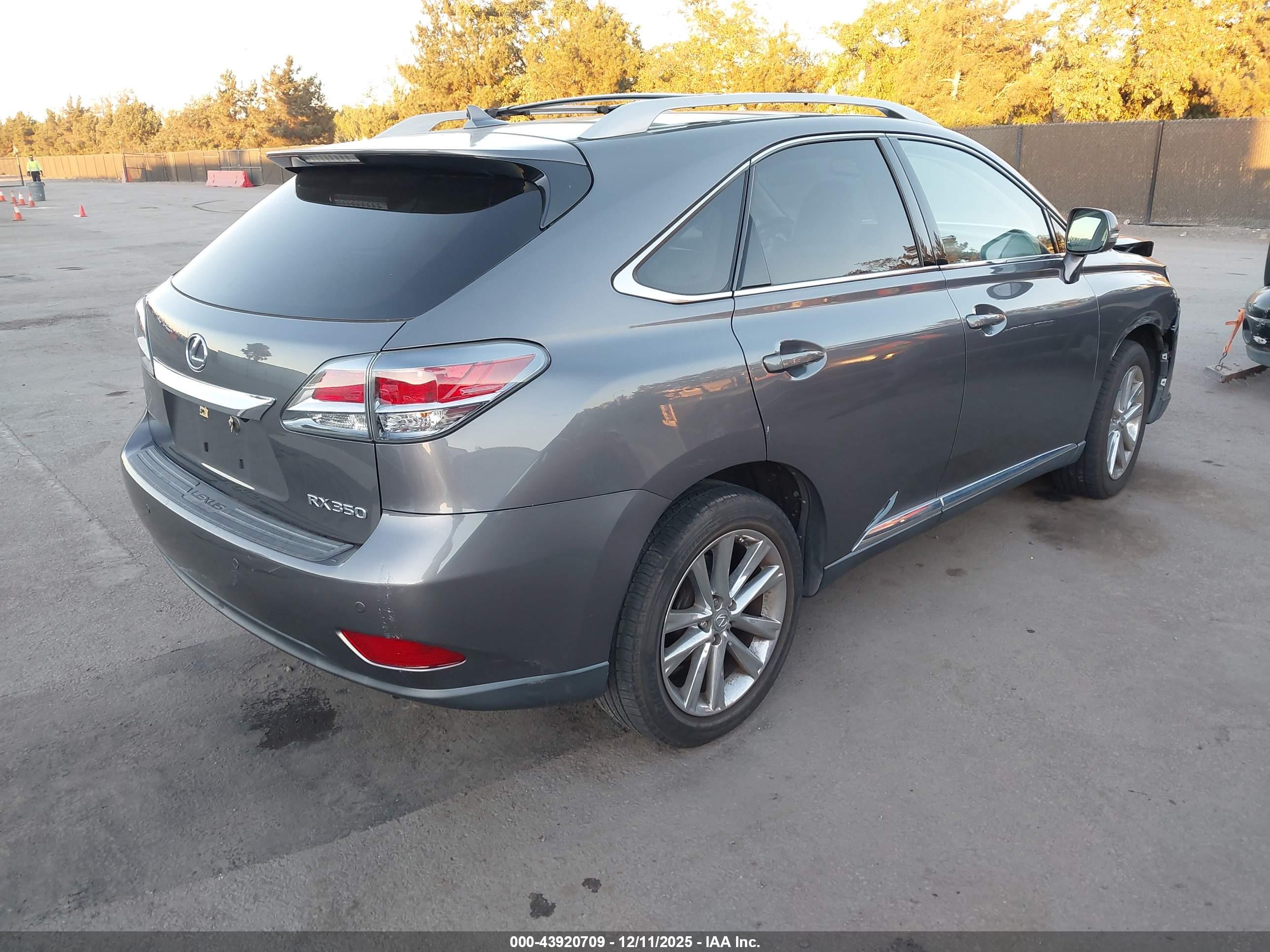 LEXUS RX image 4