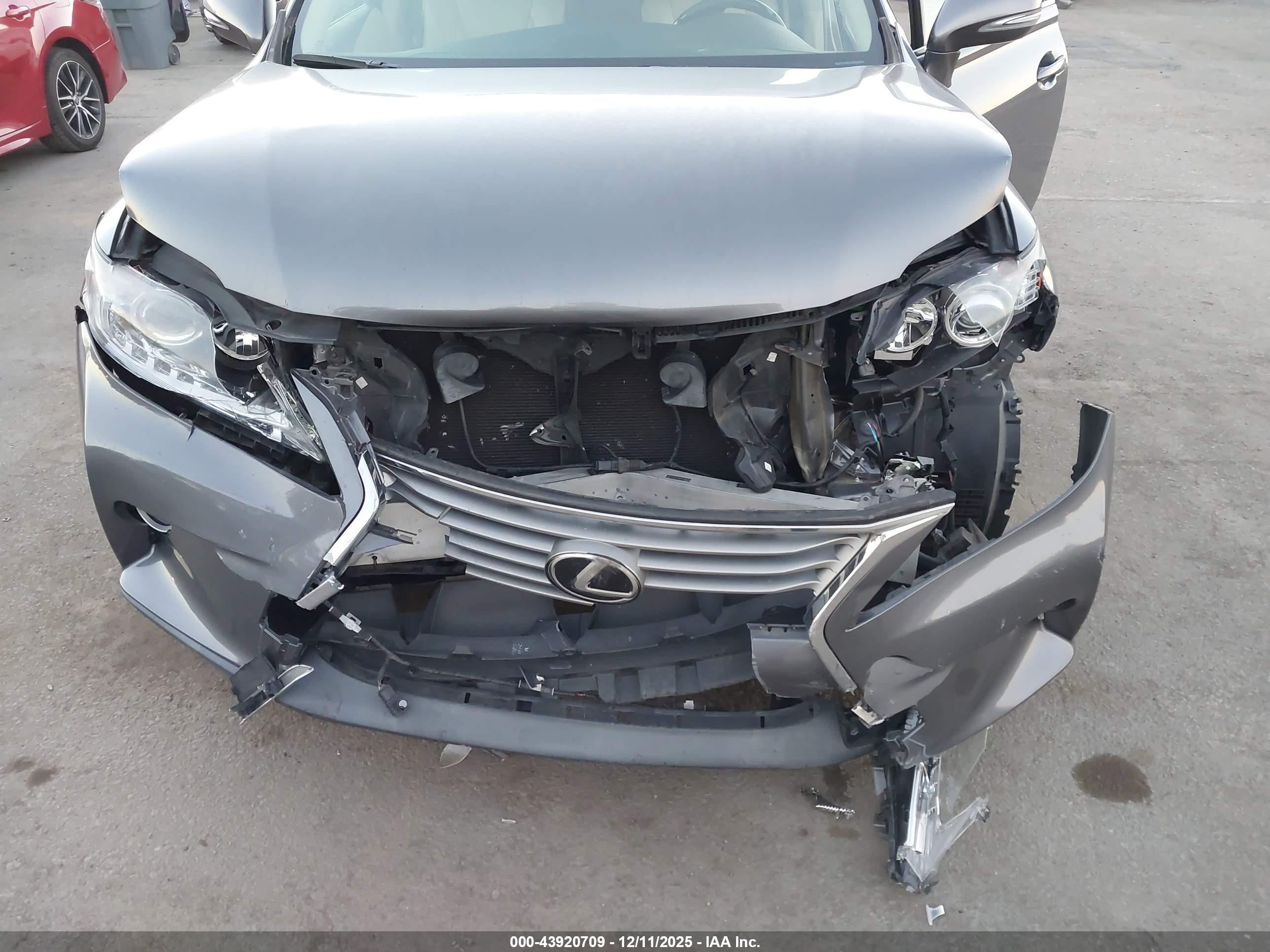 LEXUS RX image 6
