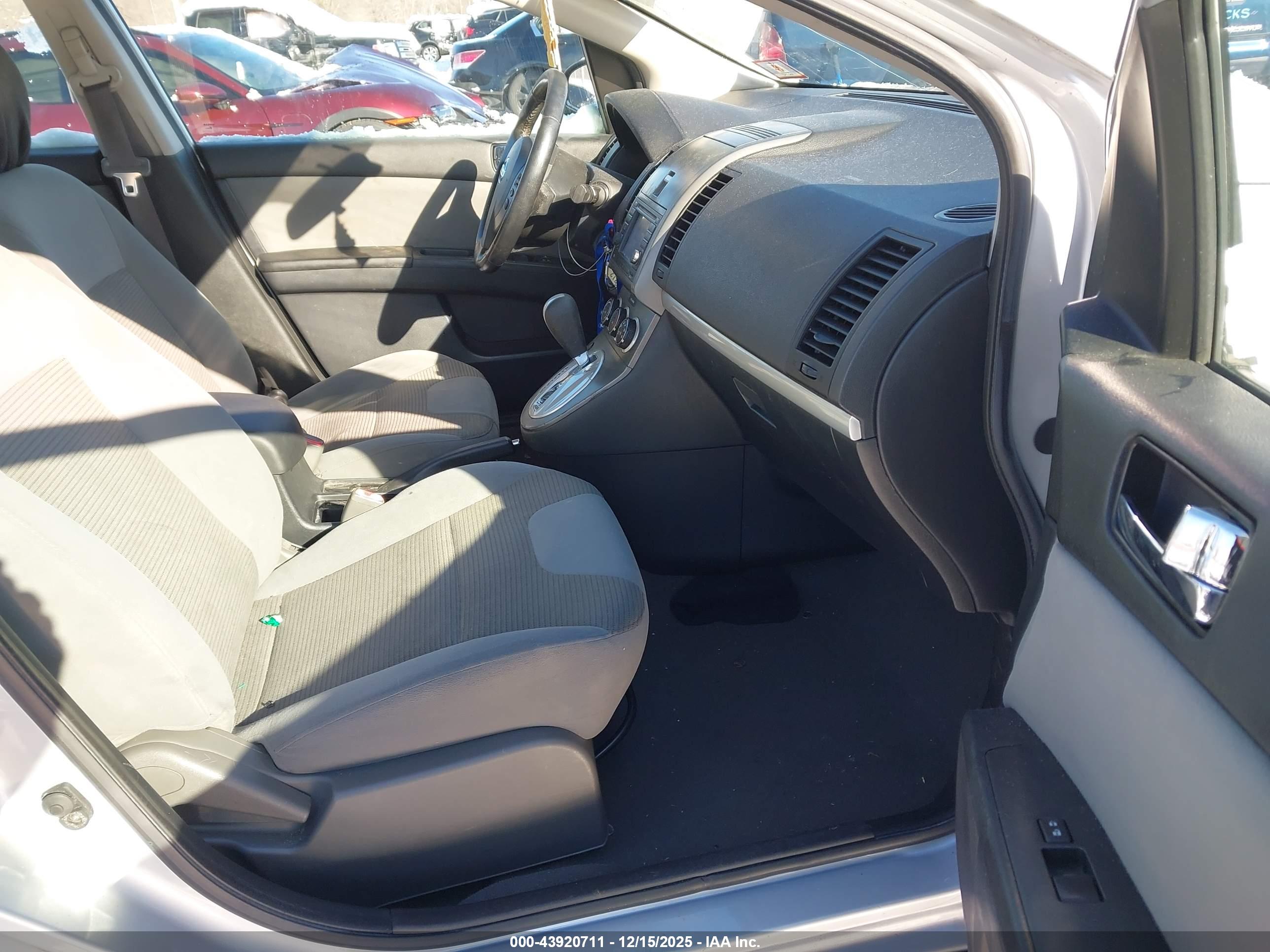 NISSAN SENTRA image 5
