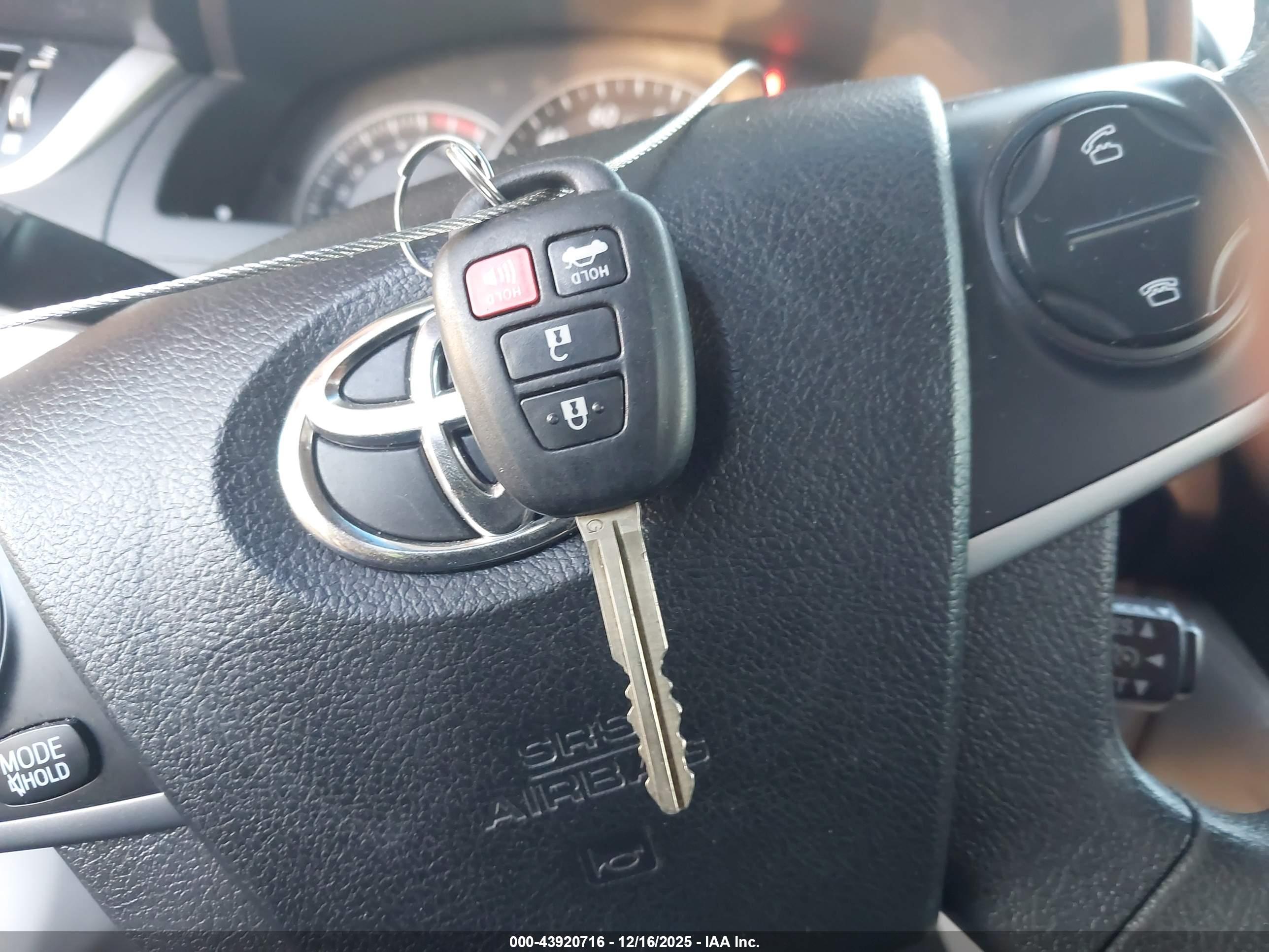 TOYOTA CAMRY image 11