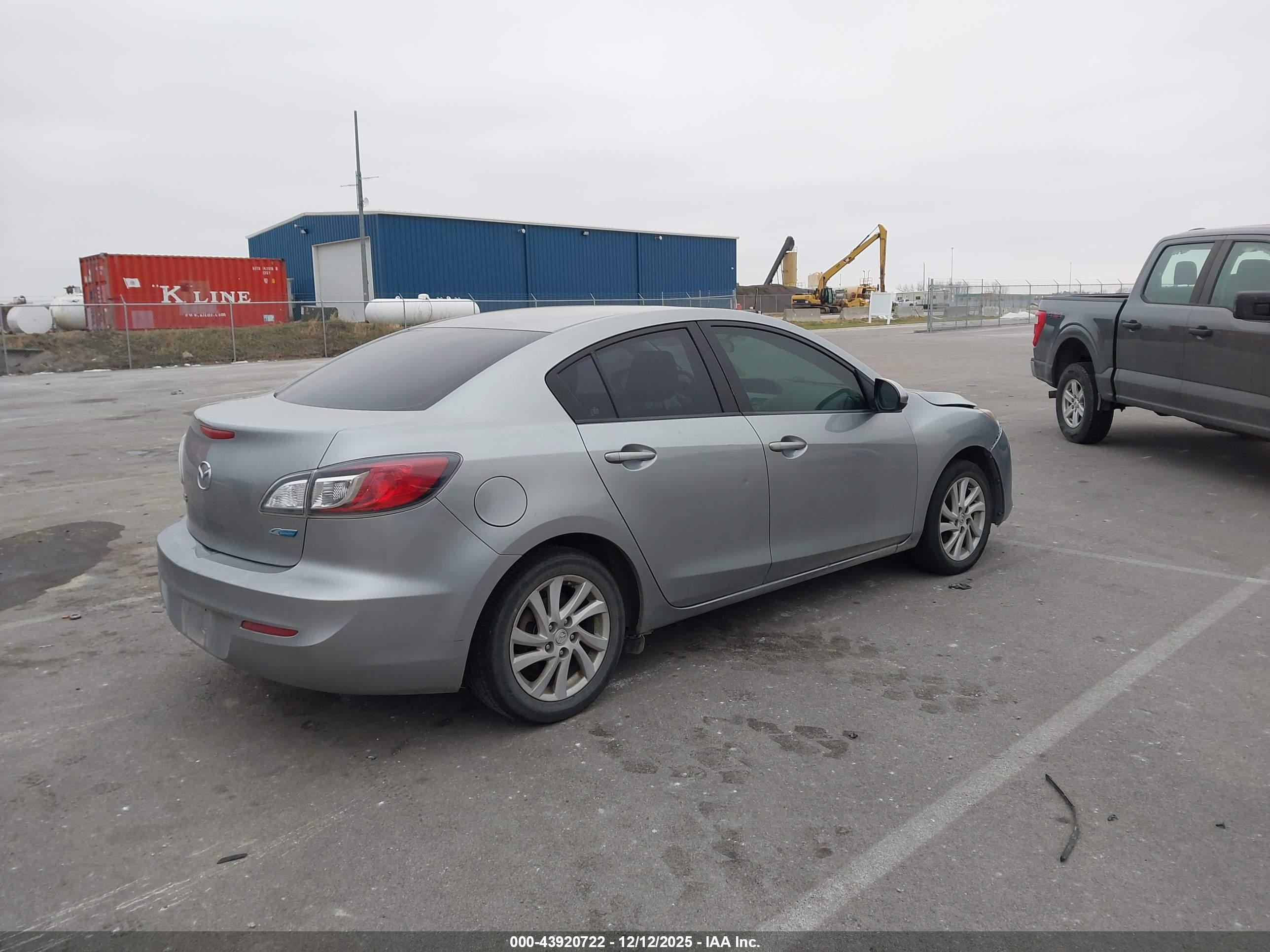 MAZDA MAZDA3 image 4