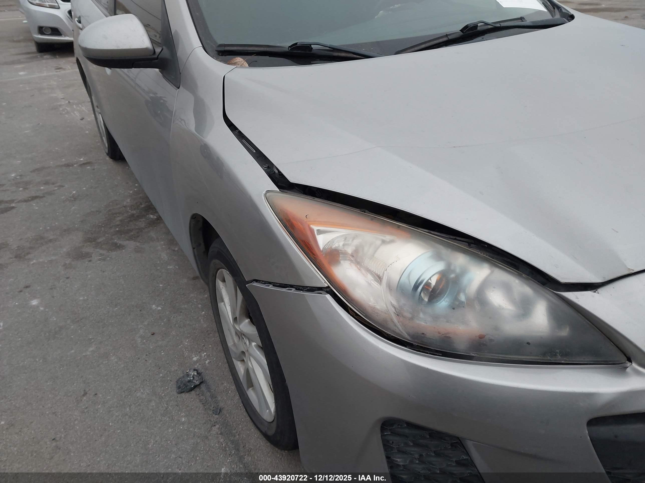 MAZDA MAZDA3 image 6