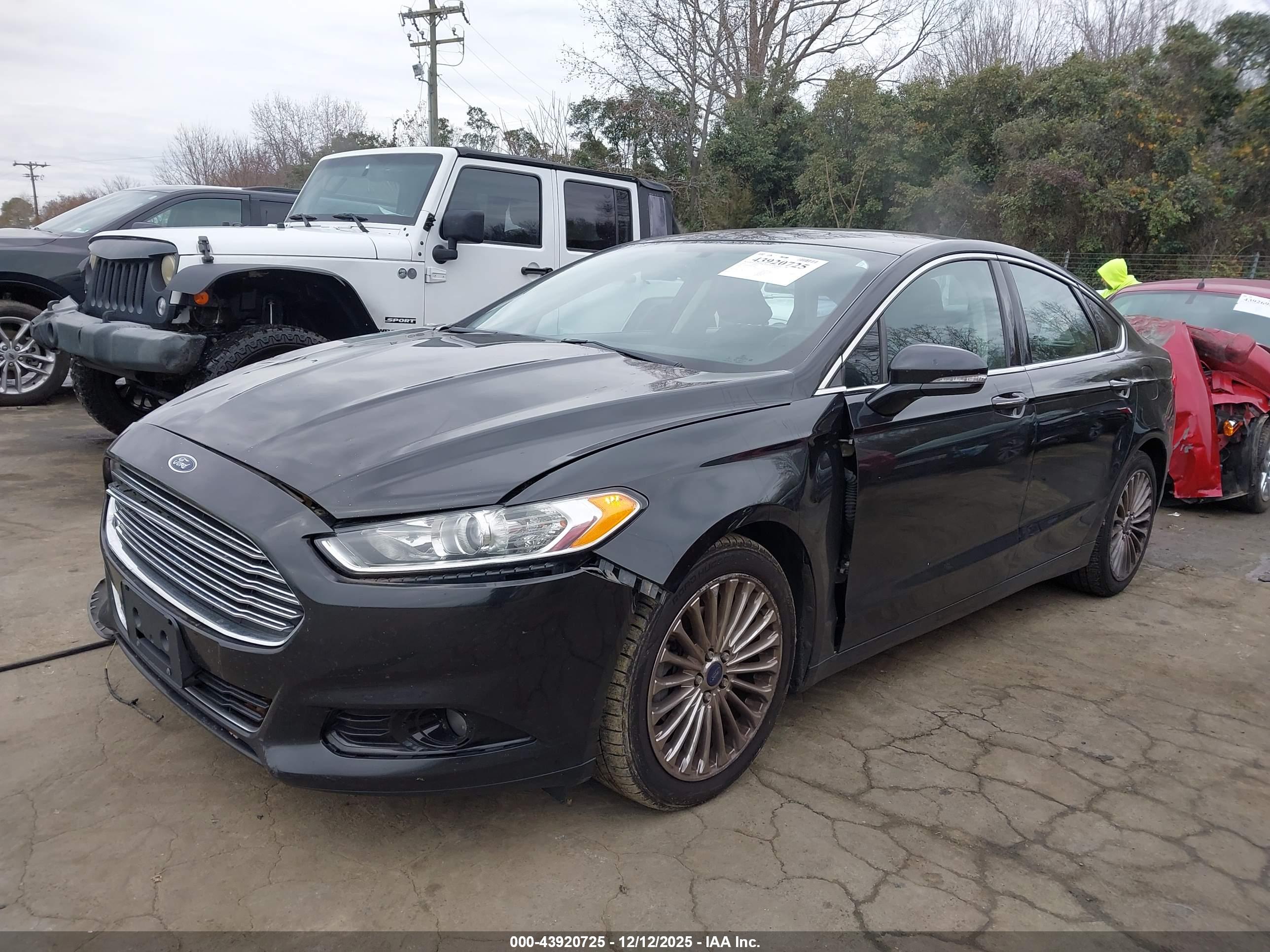 FORD FUSION image 2