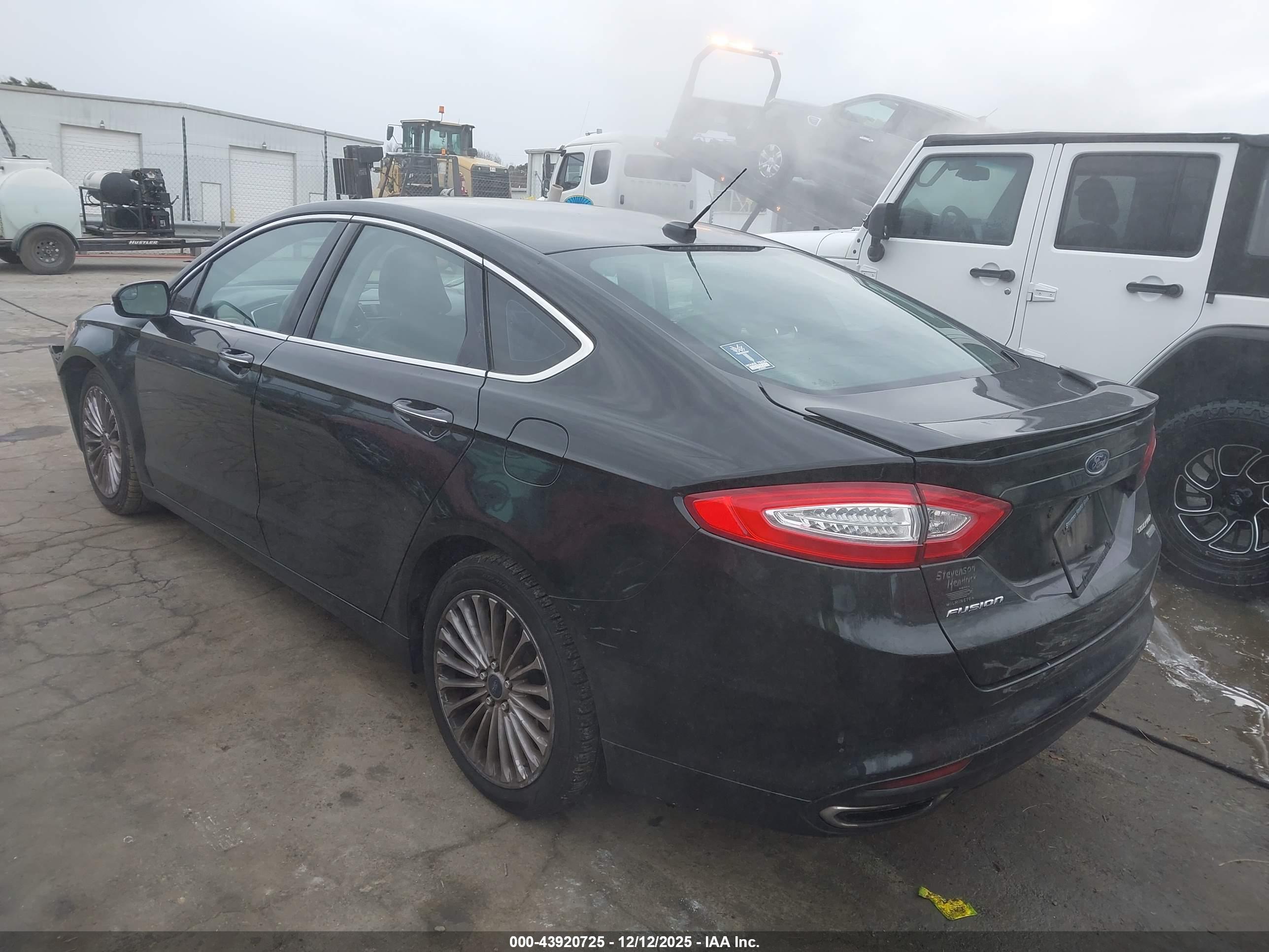 FORD FUSION image 3