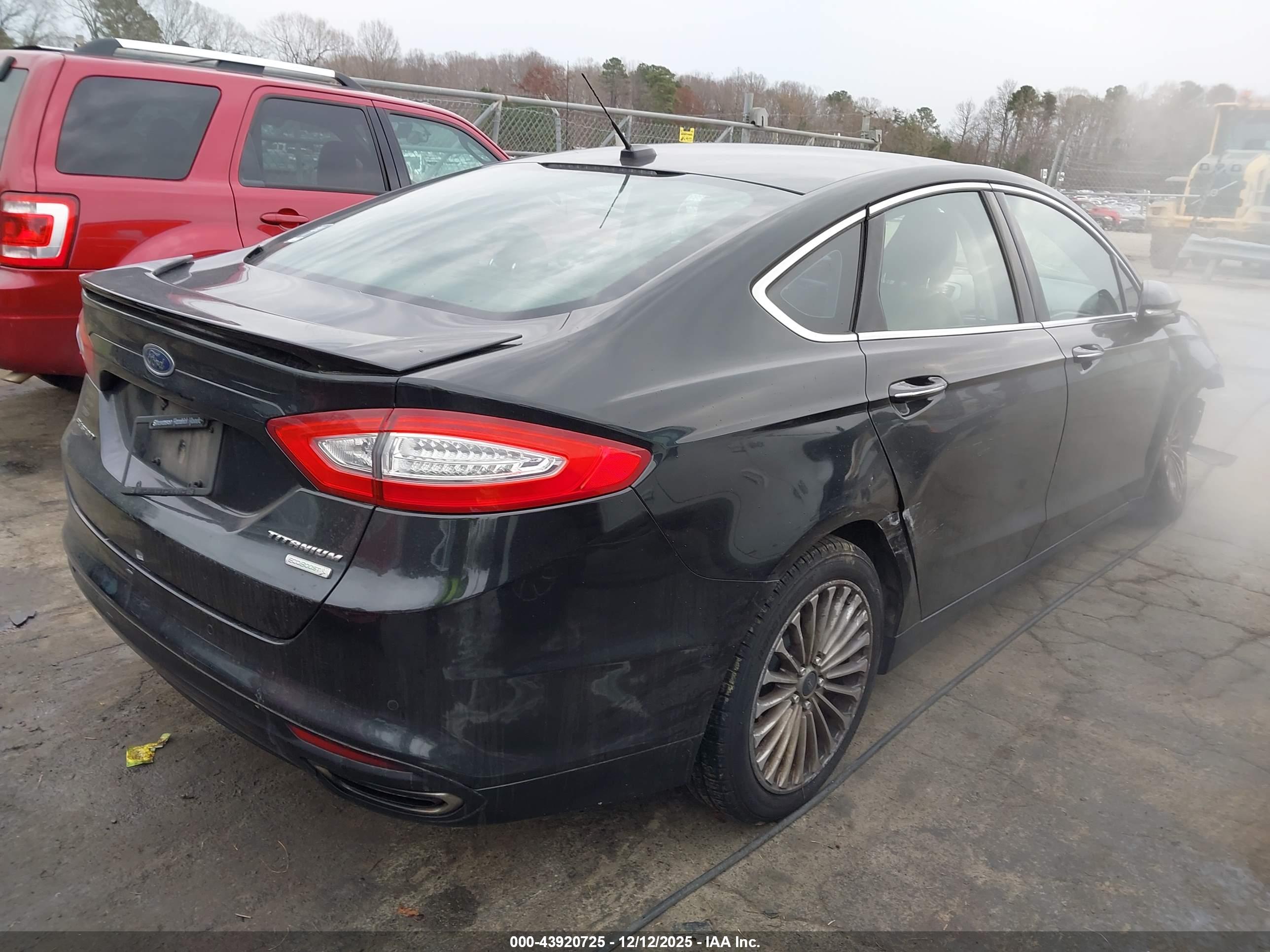 FORD FUSION image 4
