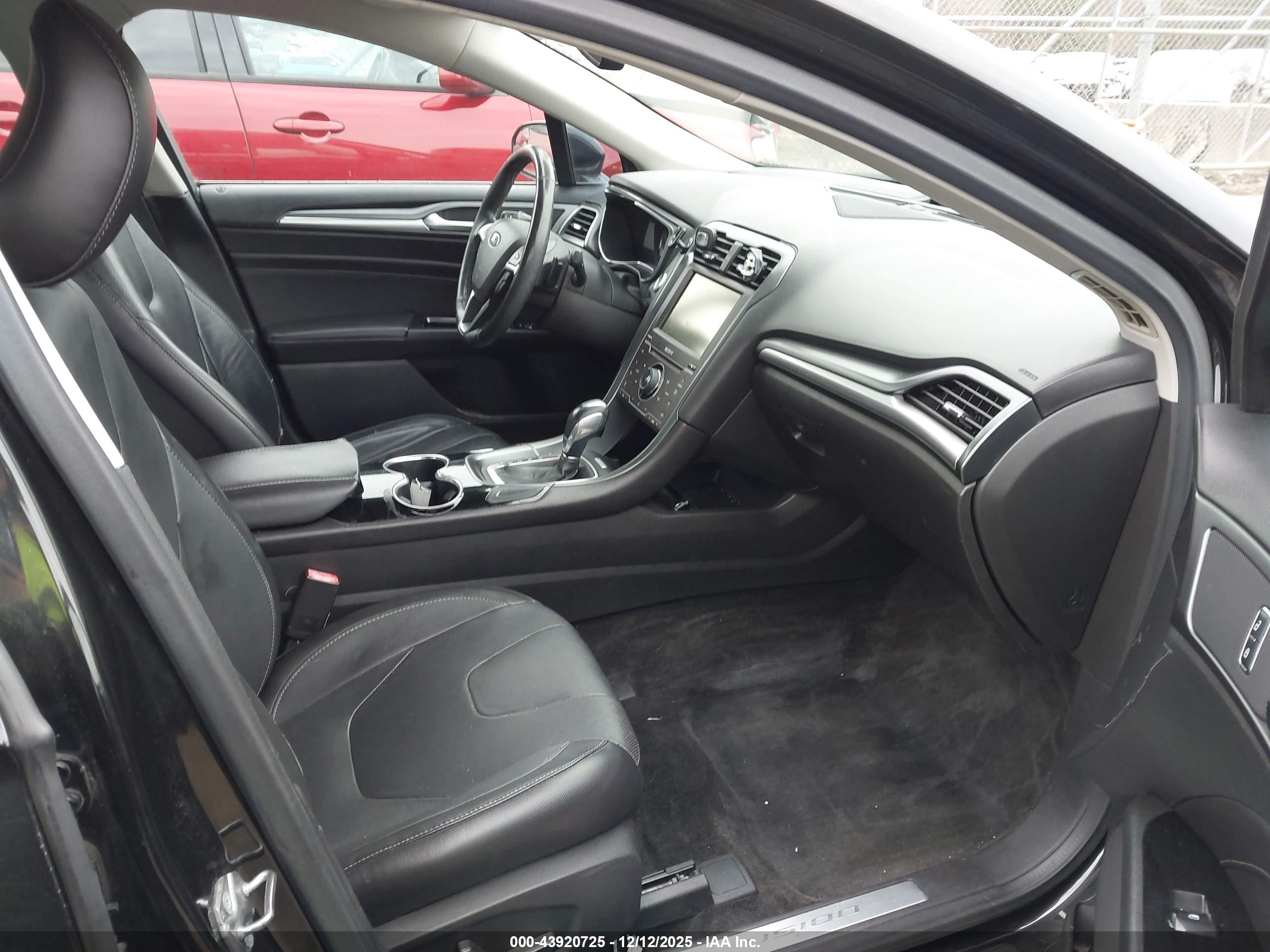 FORD FUSION image 5