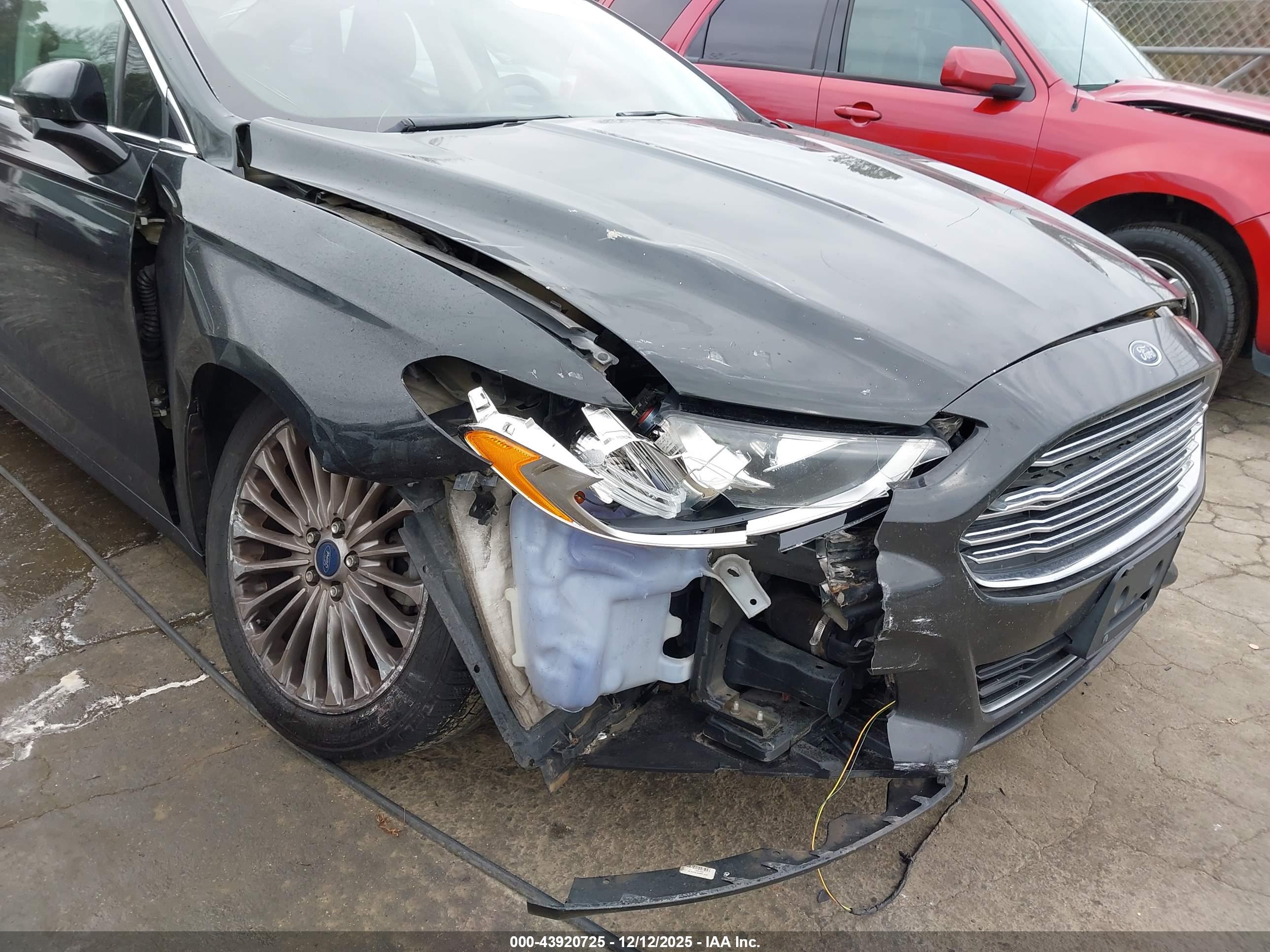 FORD FUSION image 6