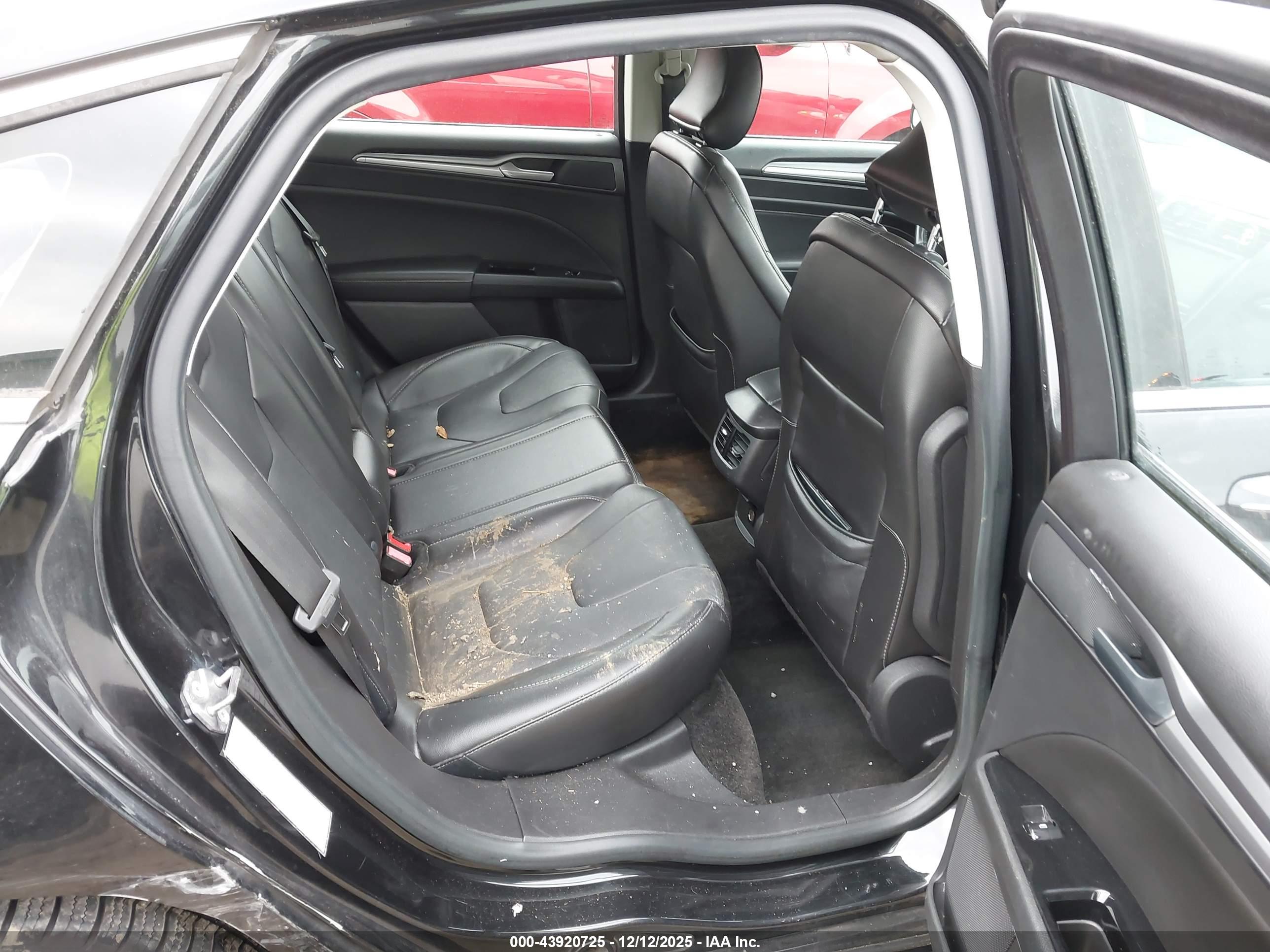 FORD FUSION image 8