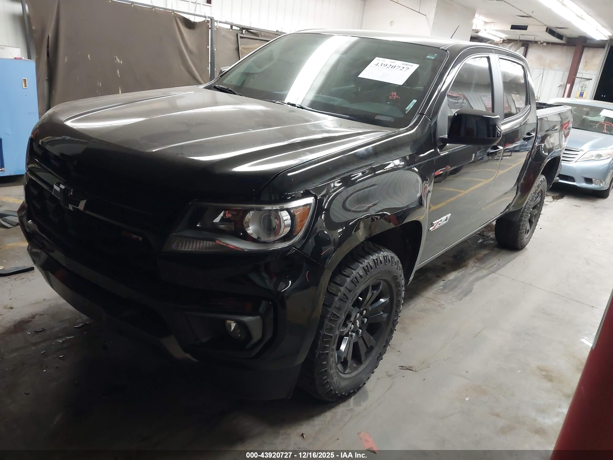 CHEVROLET COLORADO image 2
