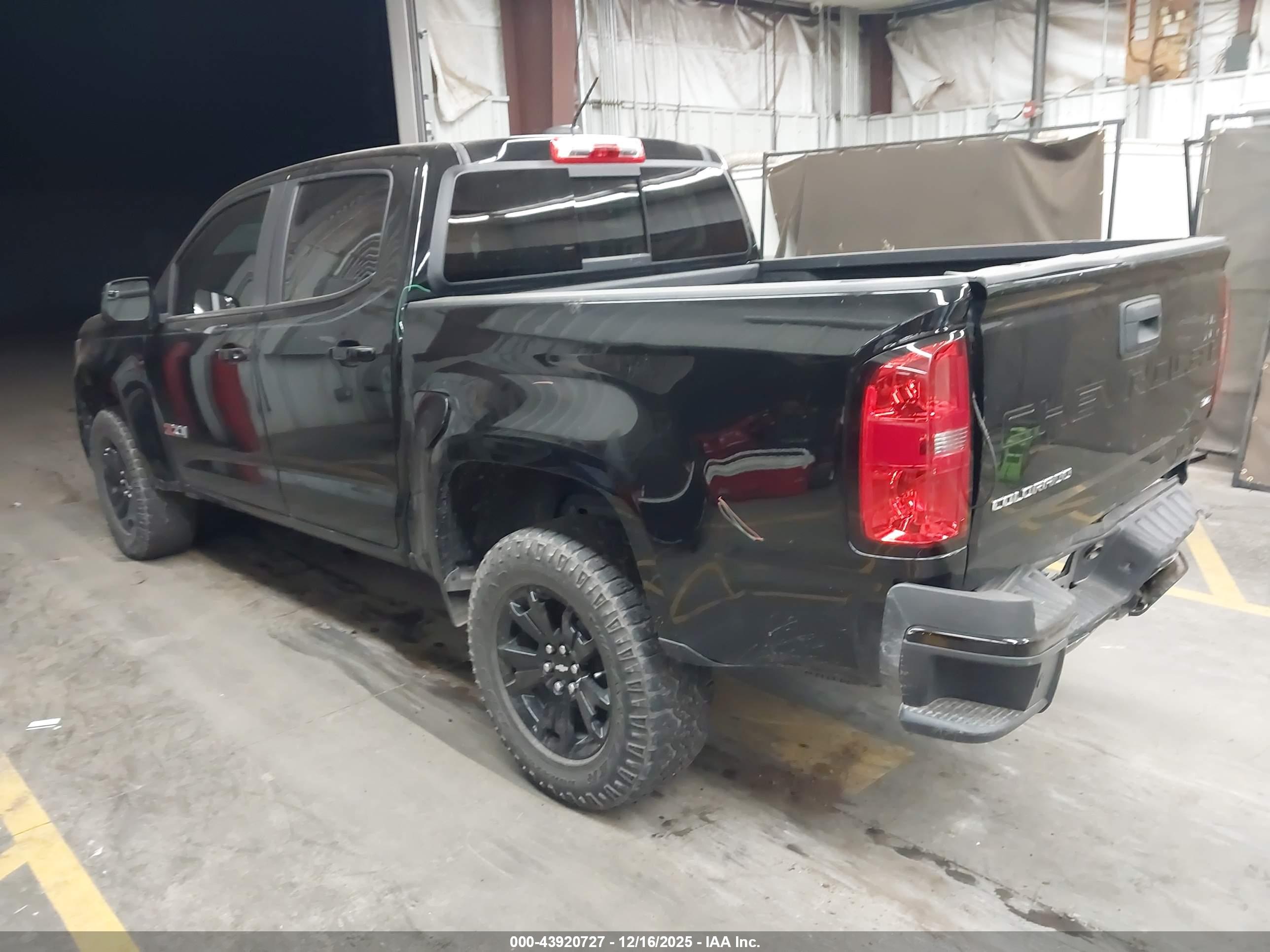 CHEVROLET COLORADO image 3