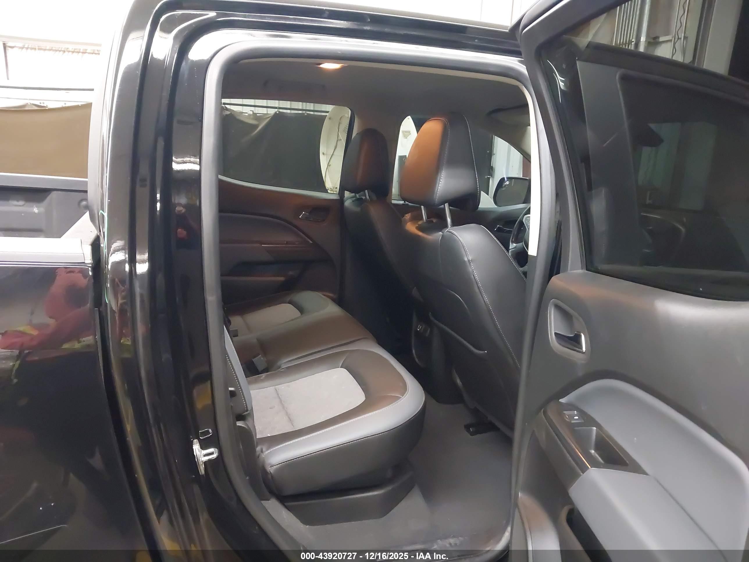 CHEVROLET COLORADO image 8